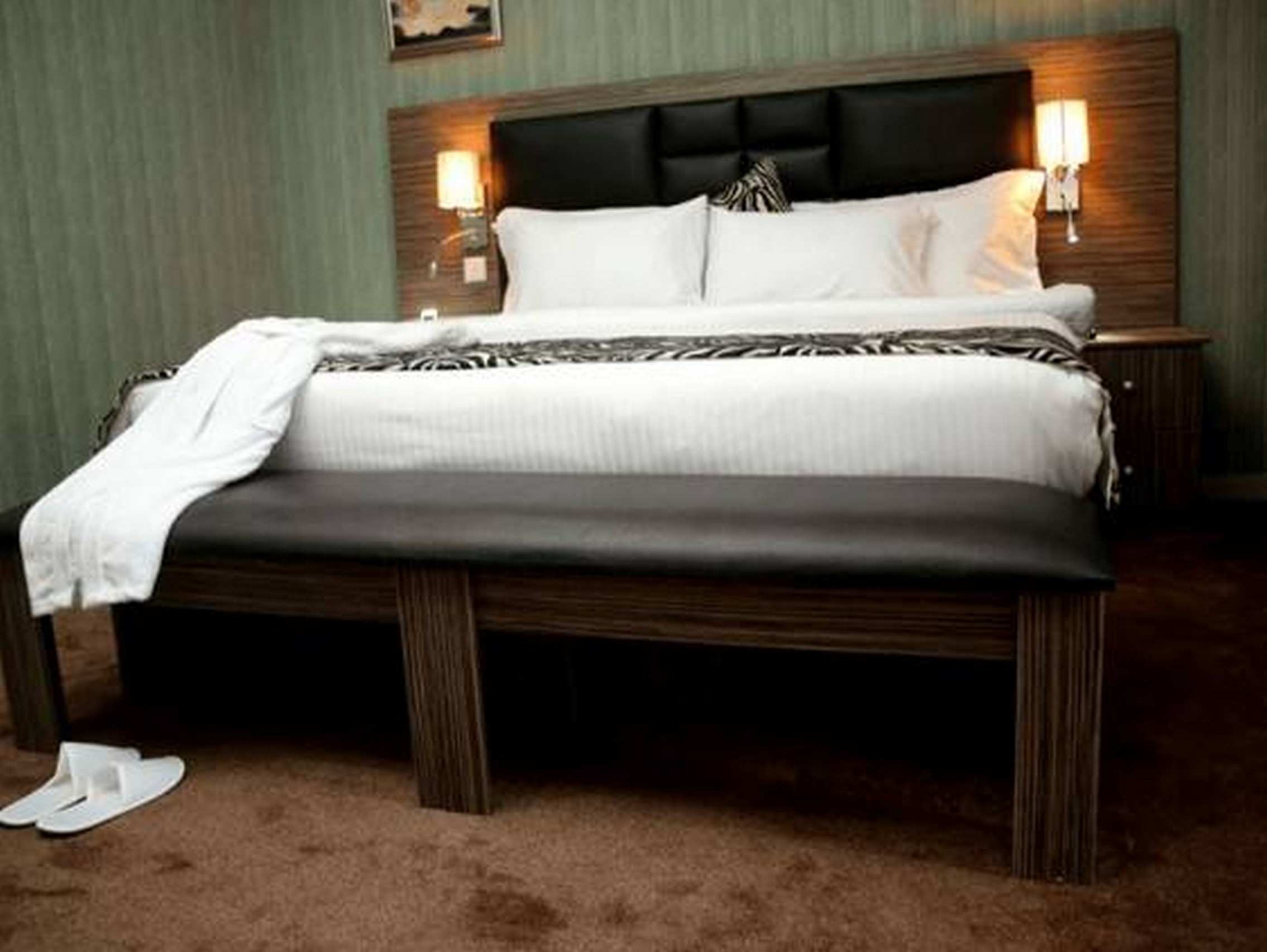 Double Queen Bed Non Smoking