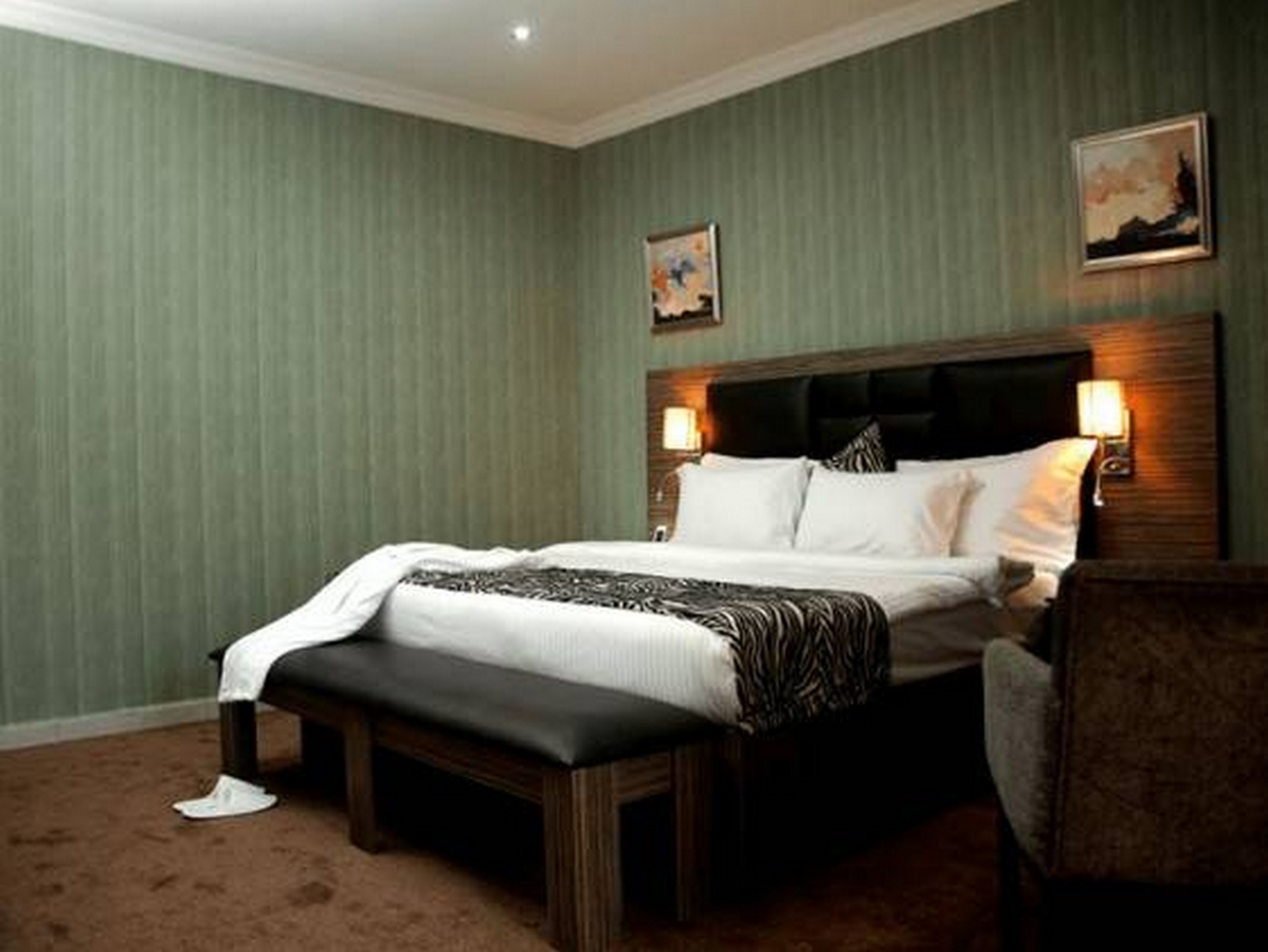 Double Queen Bed Non Smoking