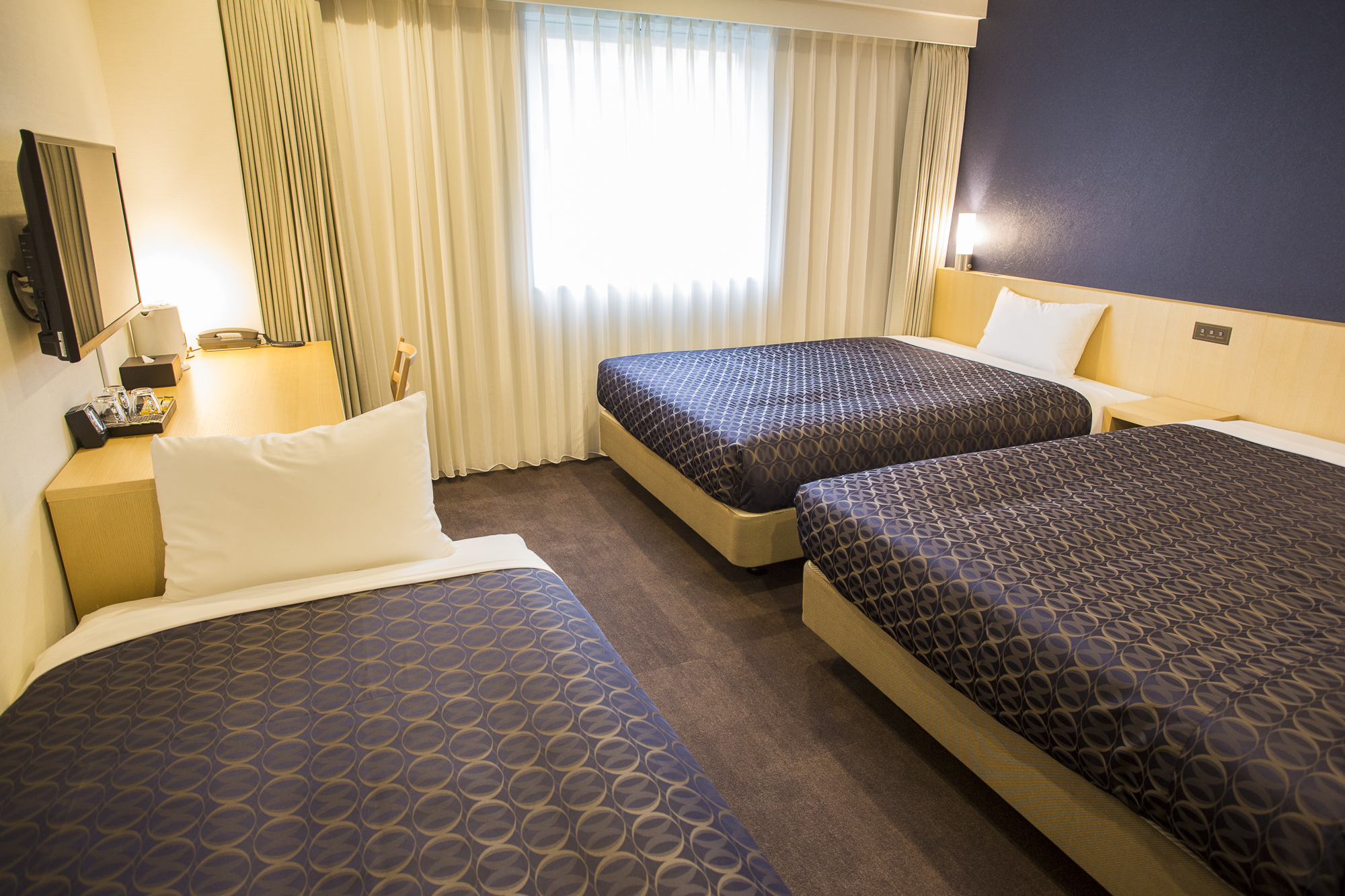 Quadruple Non Smoking