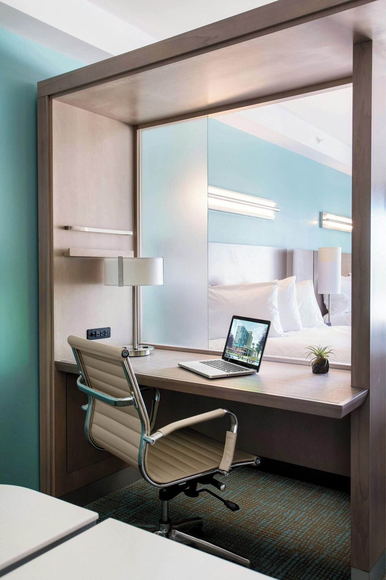 Studio Accessible-two Queen Beds