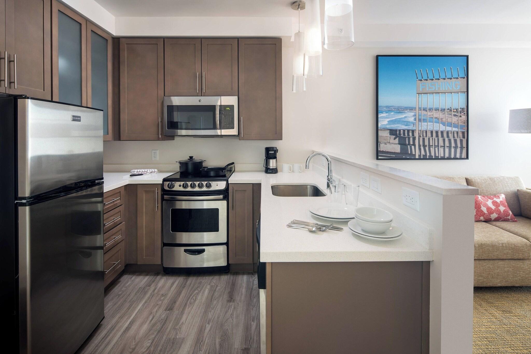 Studio Accessible King Size Bed