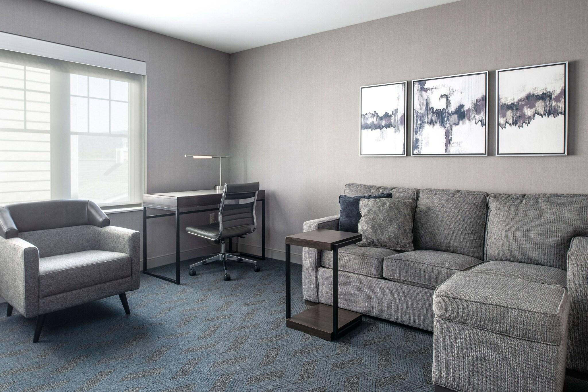 Suite Two Queen Beds One Bedroom