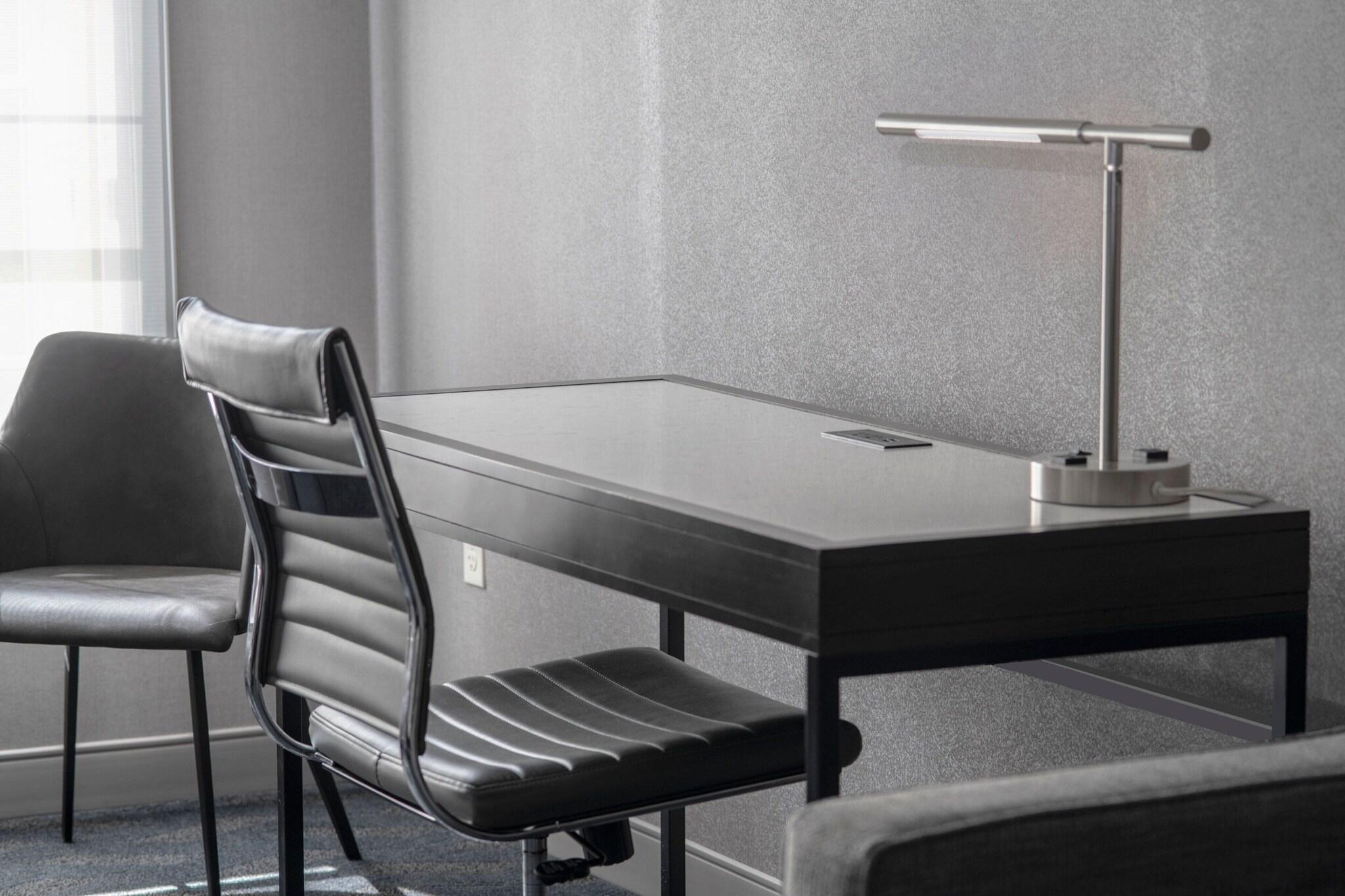 Studio Two Queen Beds