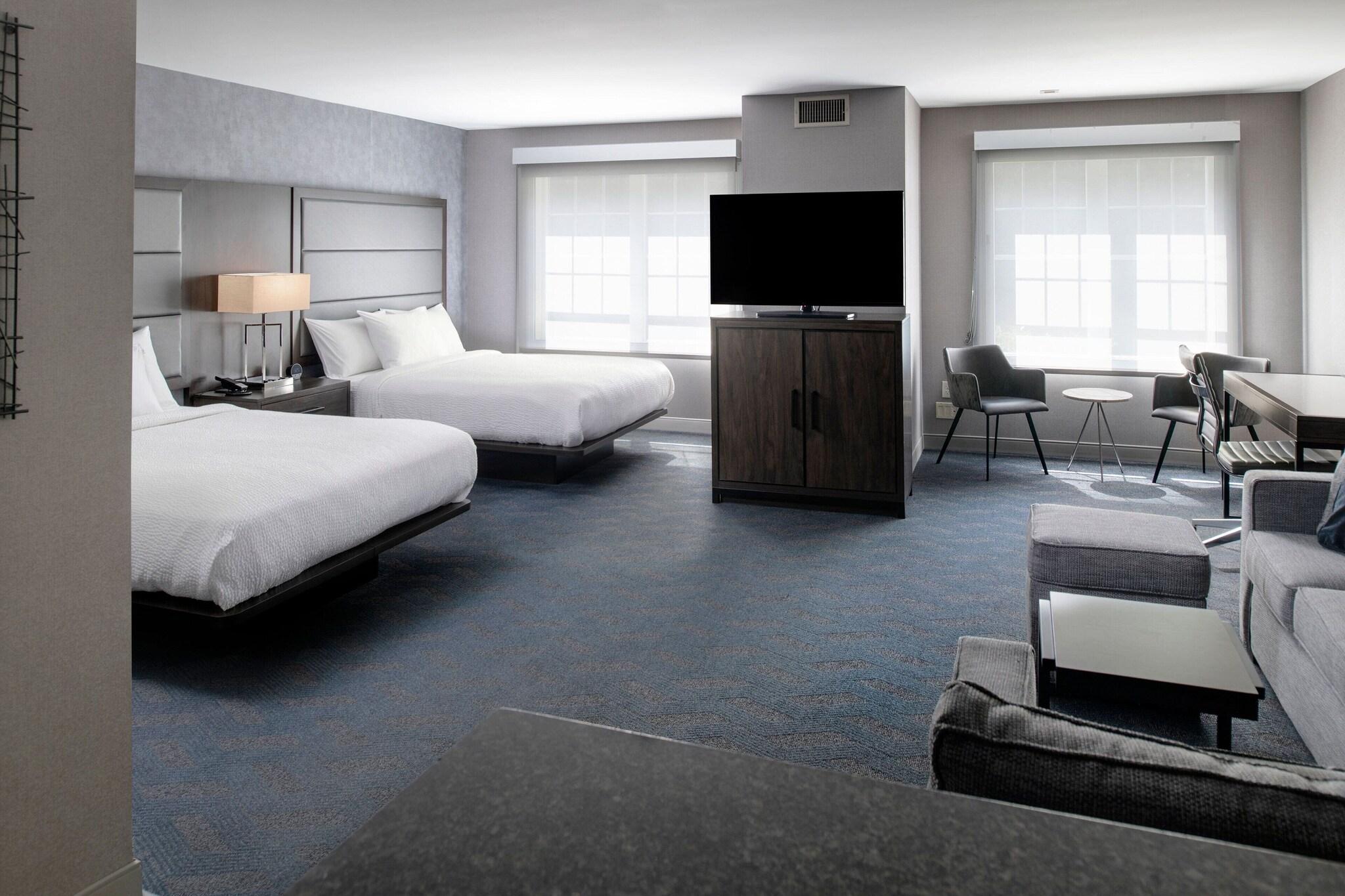 Studio Two Queen Beds