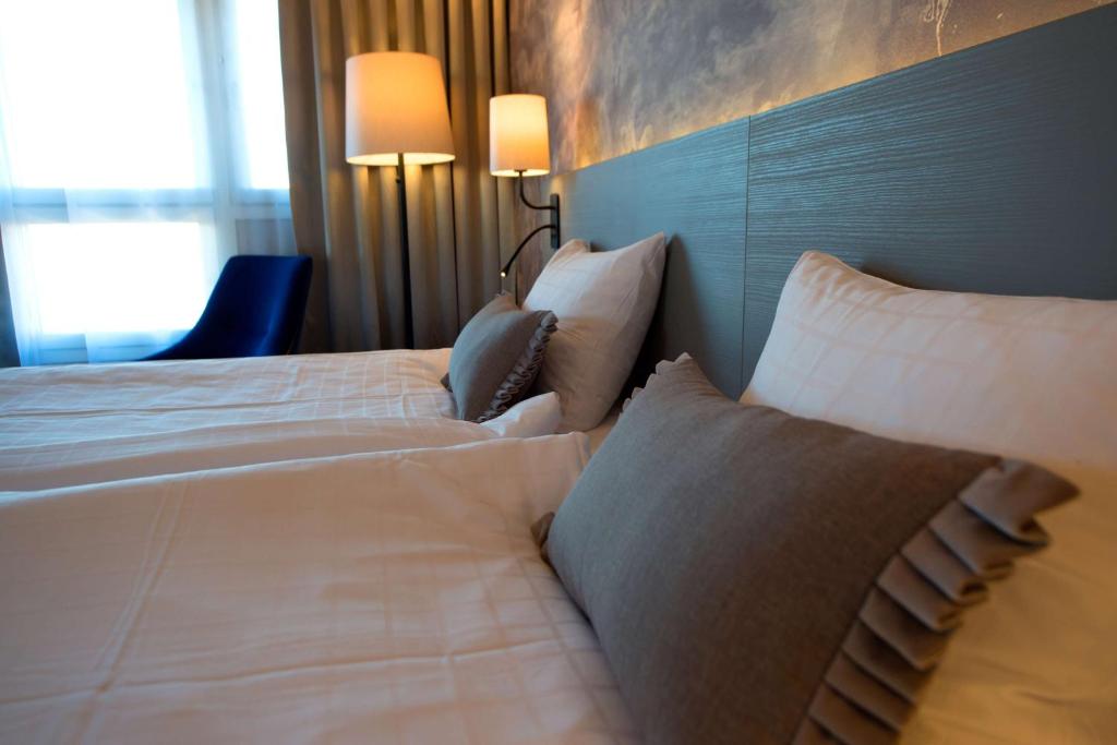 Double King Size Bed