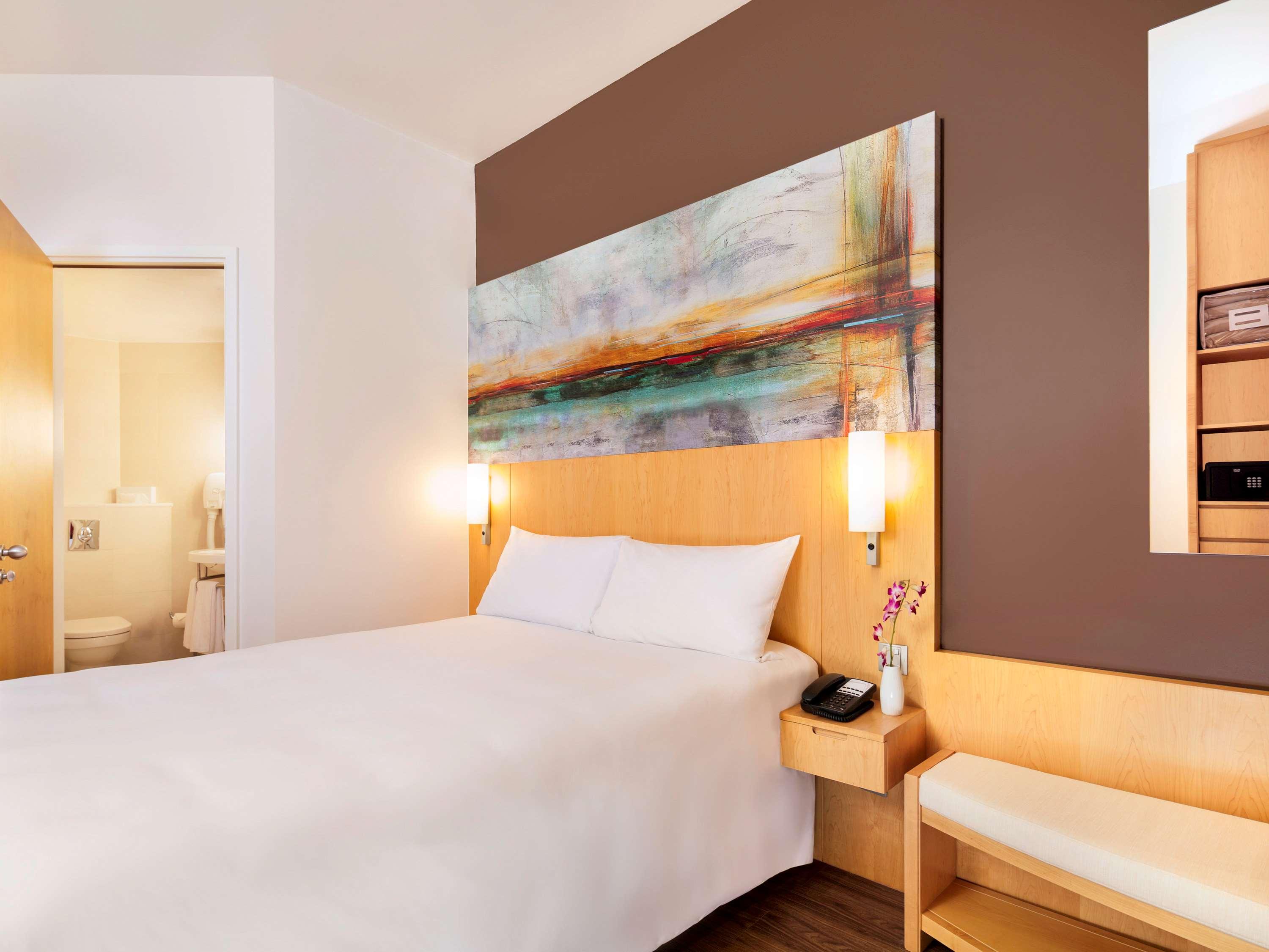 Double Queen Size Bed