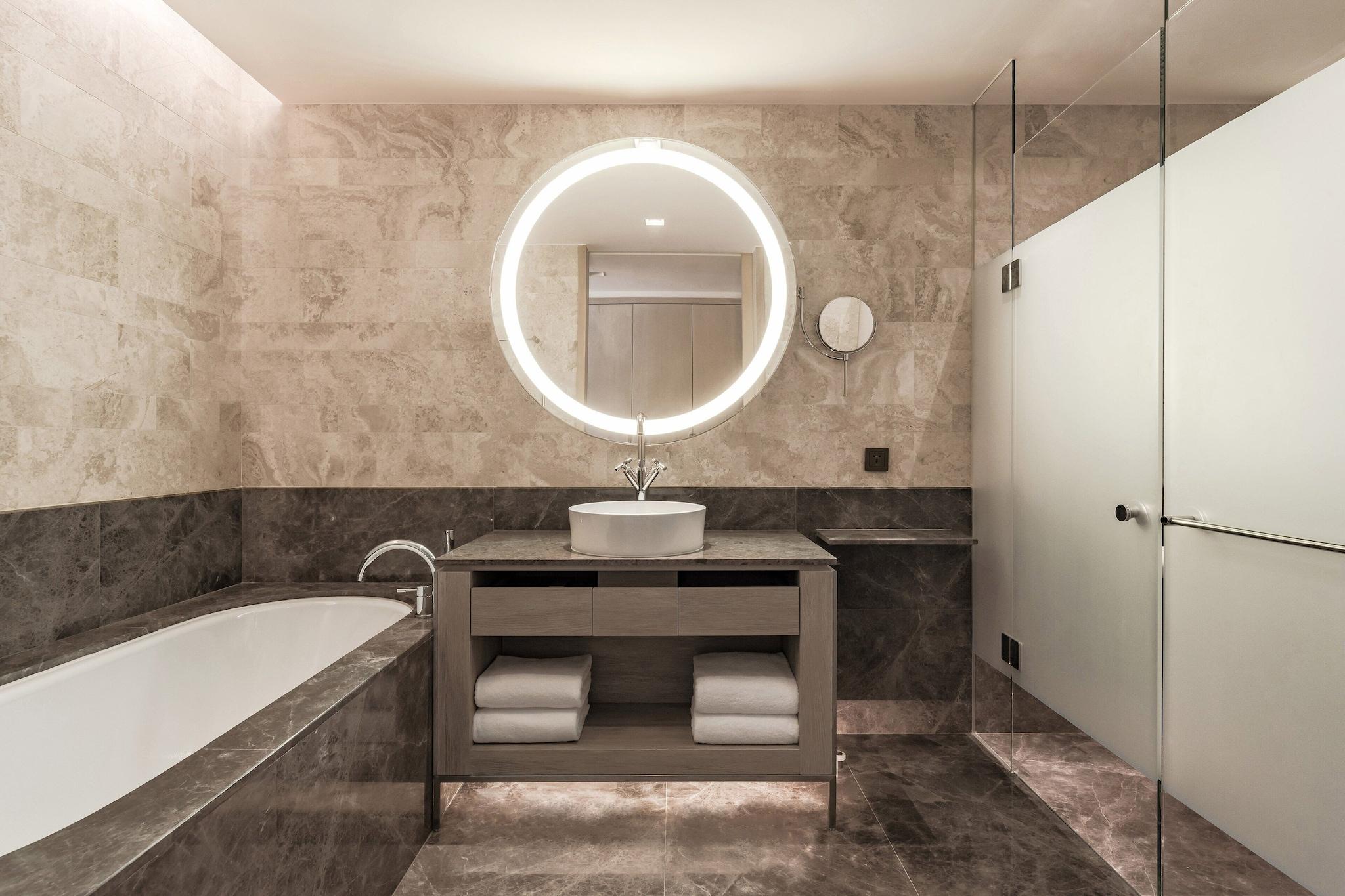 Double Executive King Bed