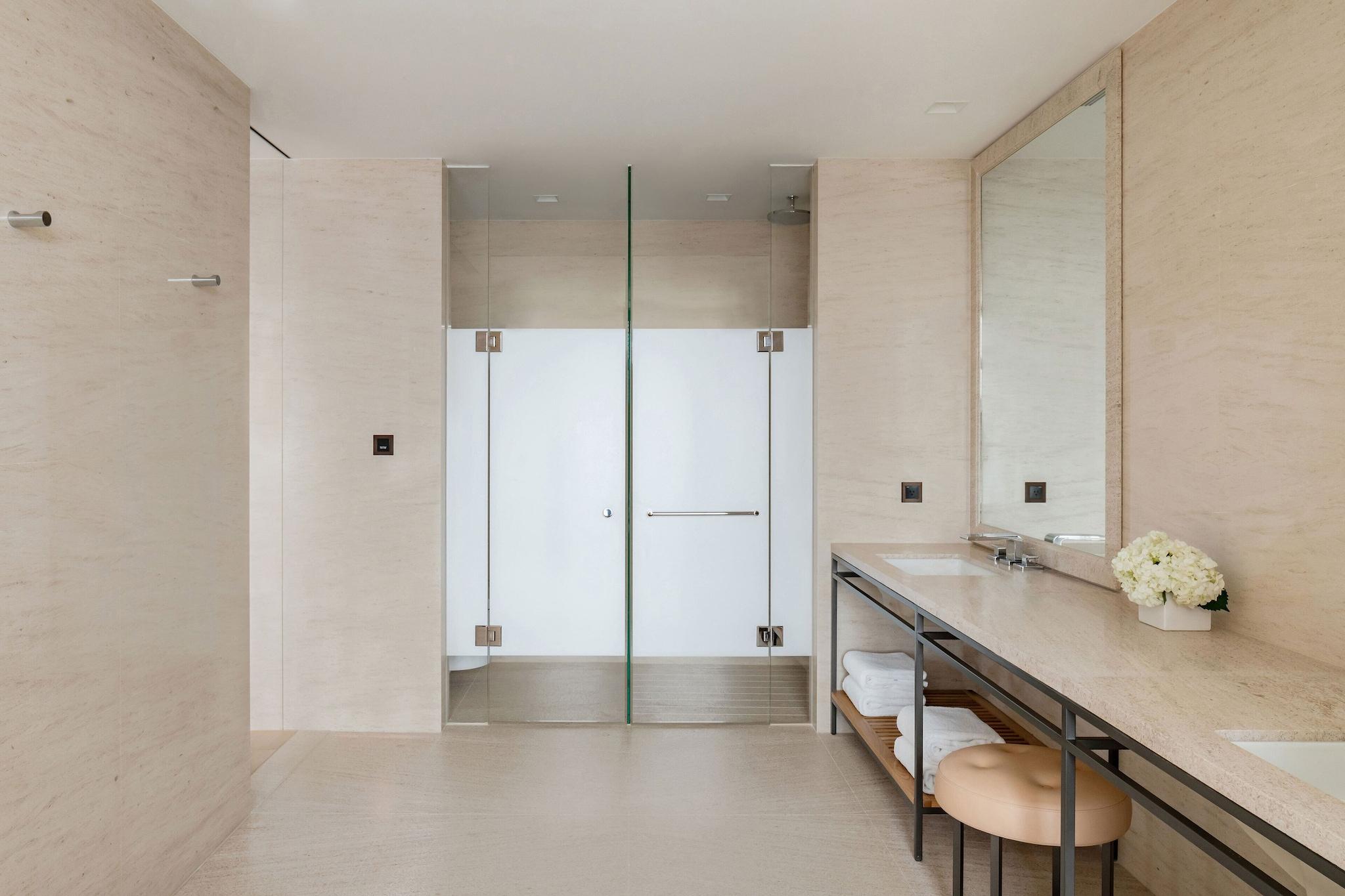 Suite Executive King Bed