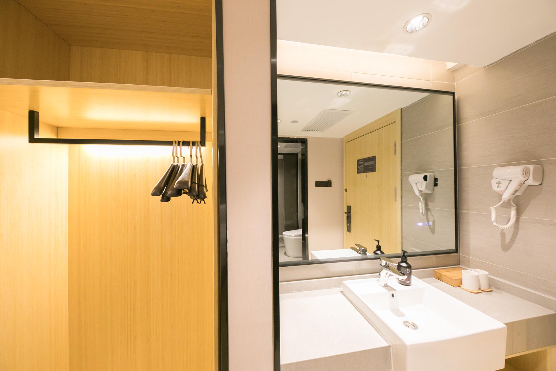 Double Inner-superior