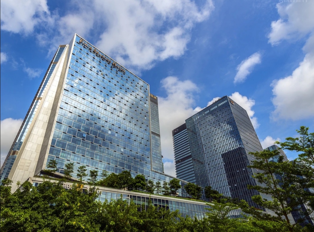 Double Club King Bed