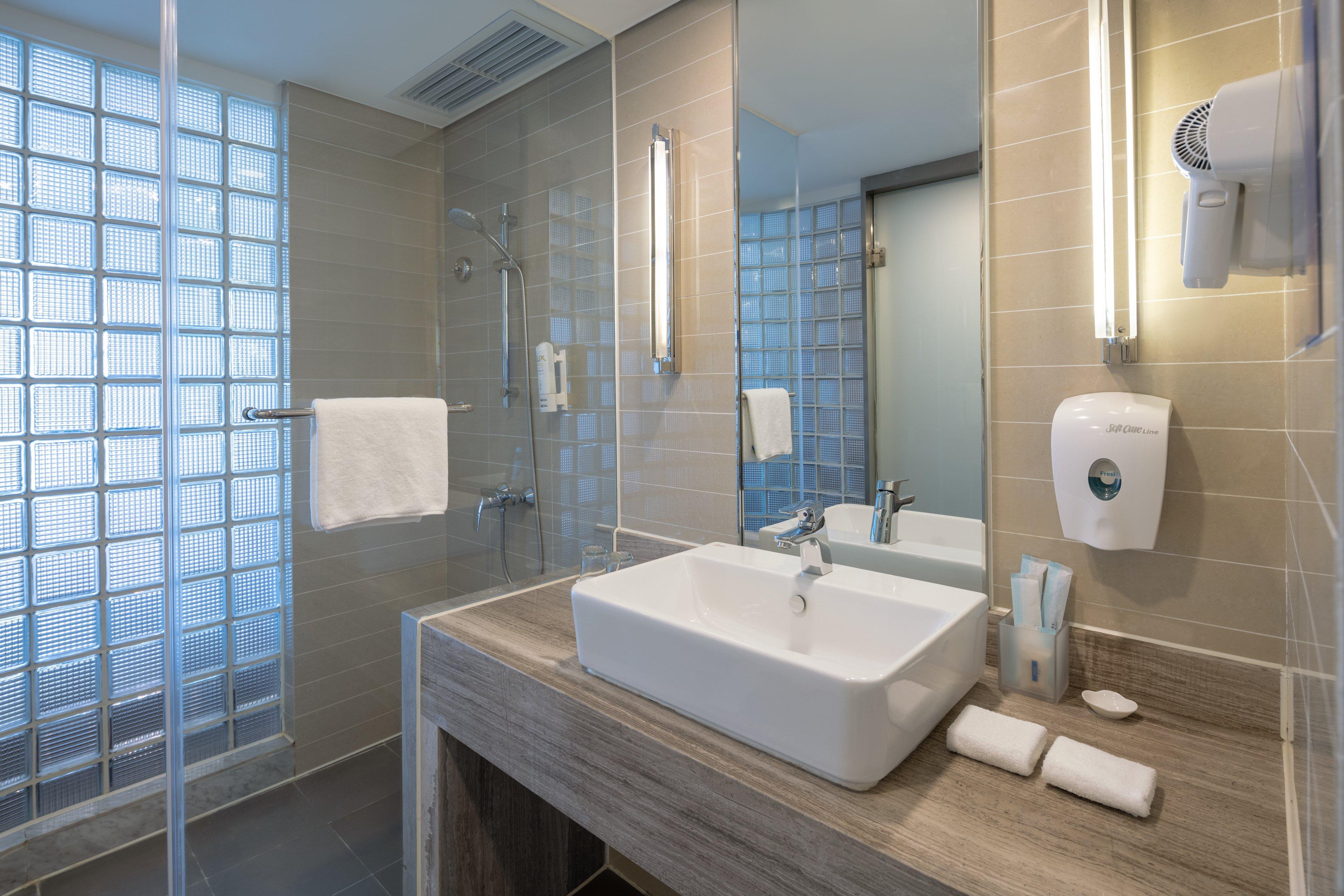 Double Accessible King Size Bed