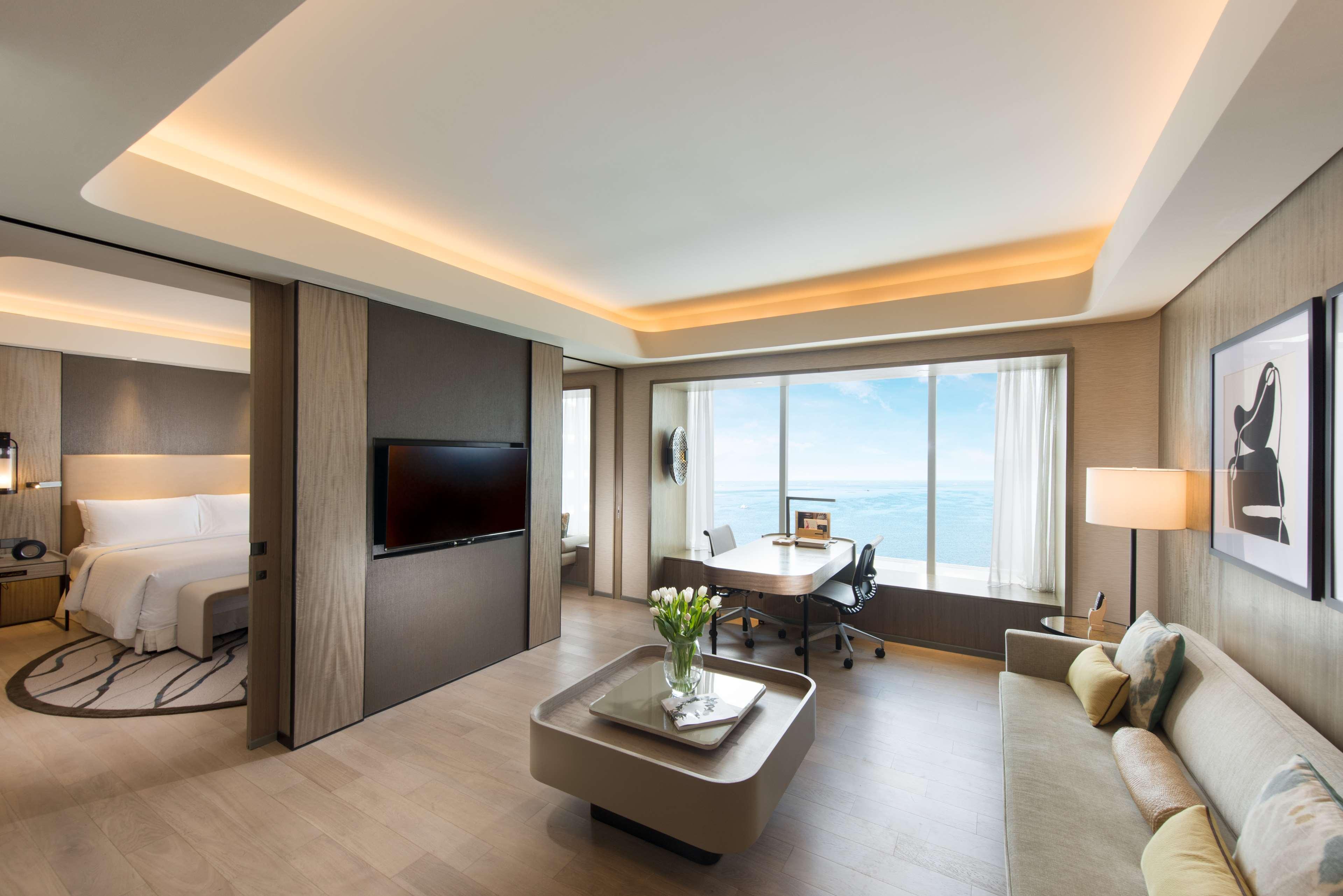 Suite Bay View King Bed