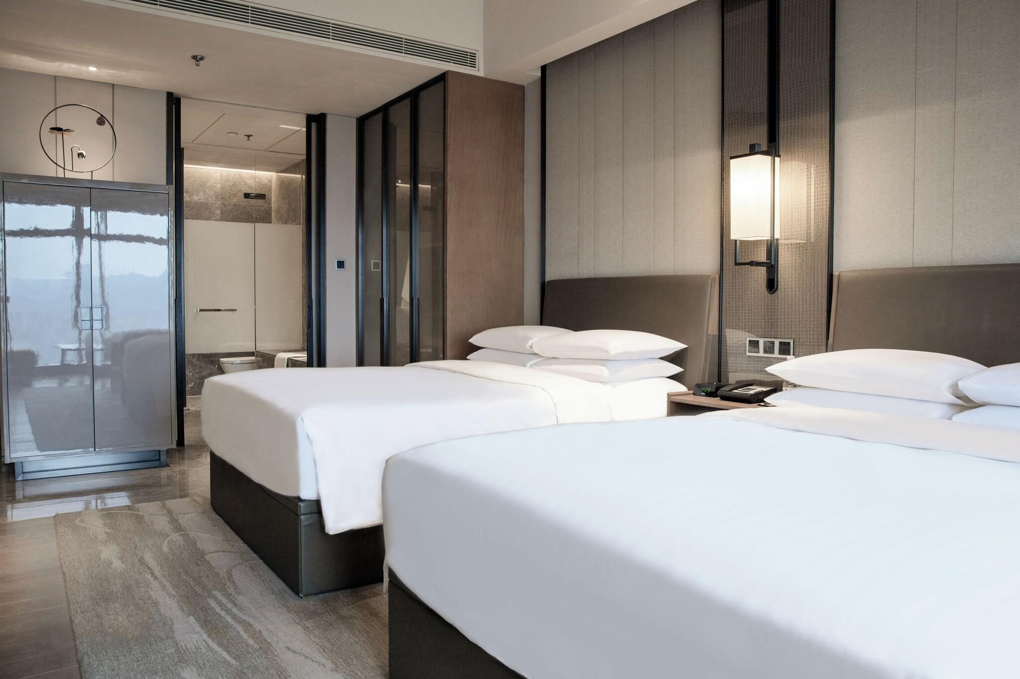 Quadruple Mountain View