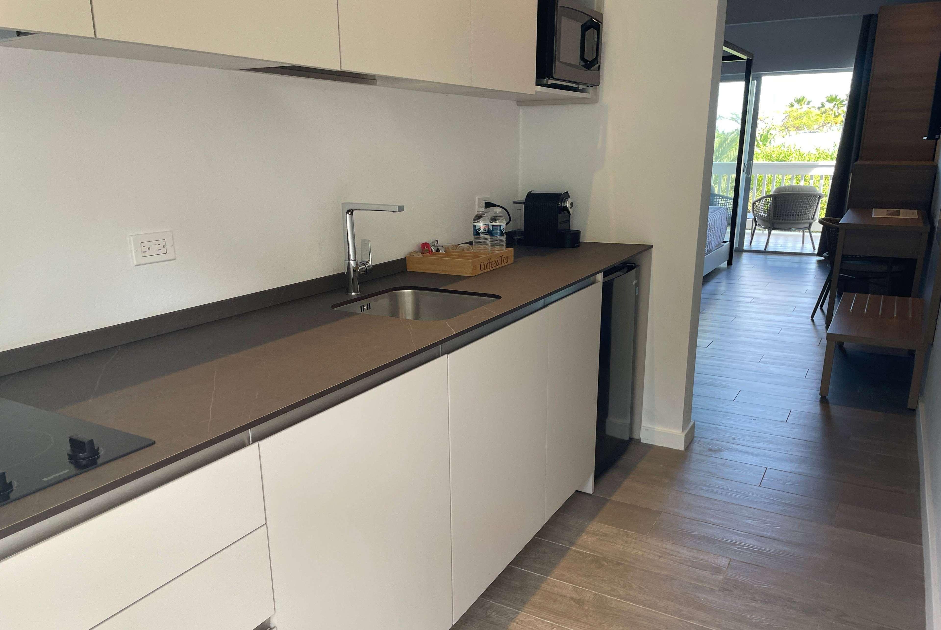 Studio Two Queen Beds