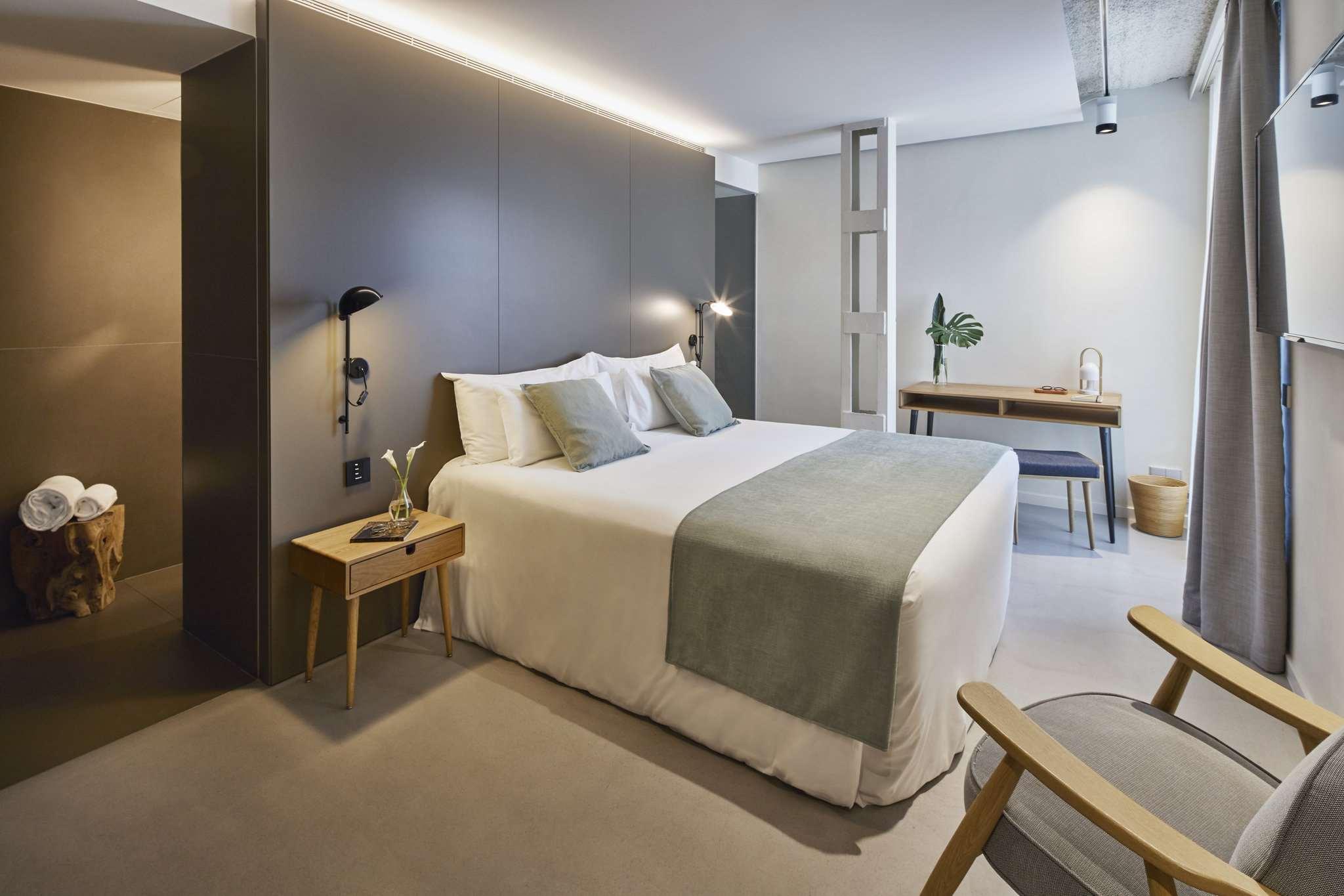 Double or Twin Economy