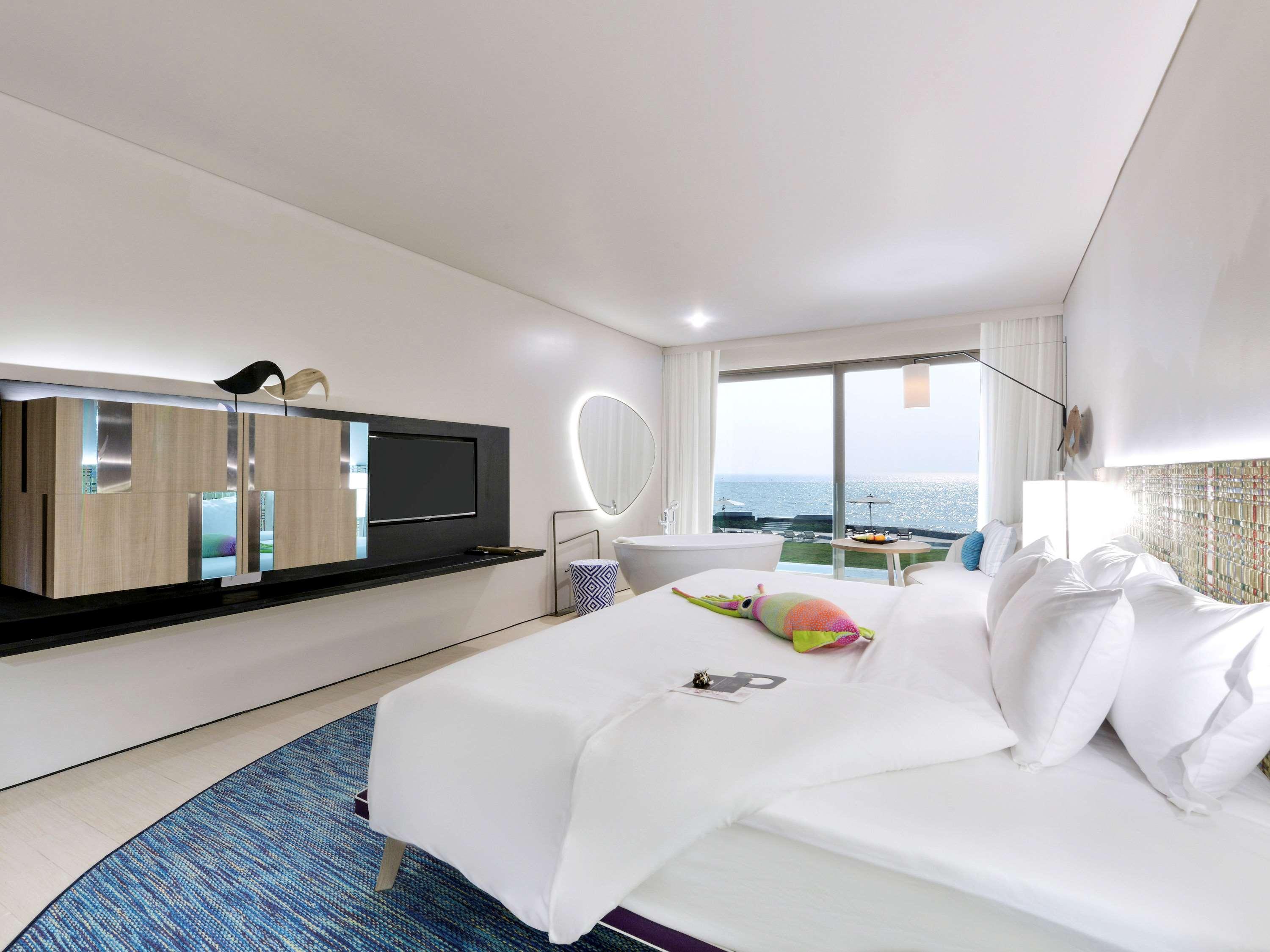 Double Ocean Front King Bed