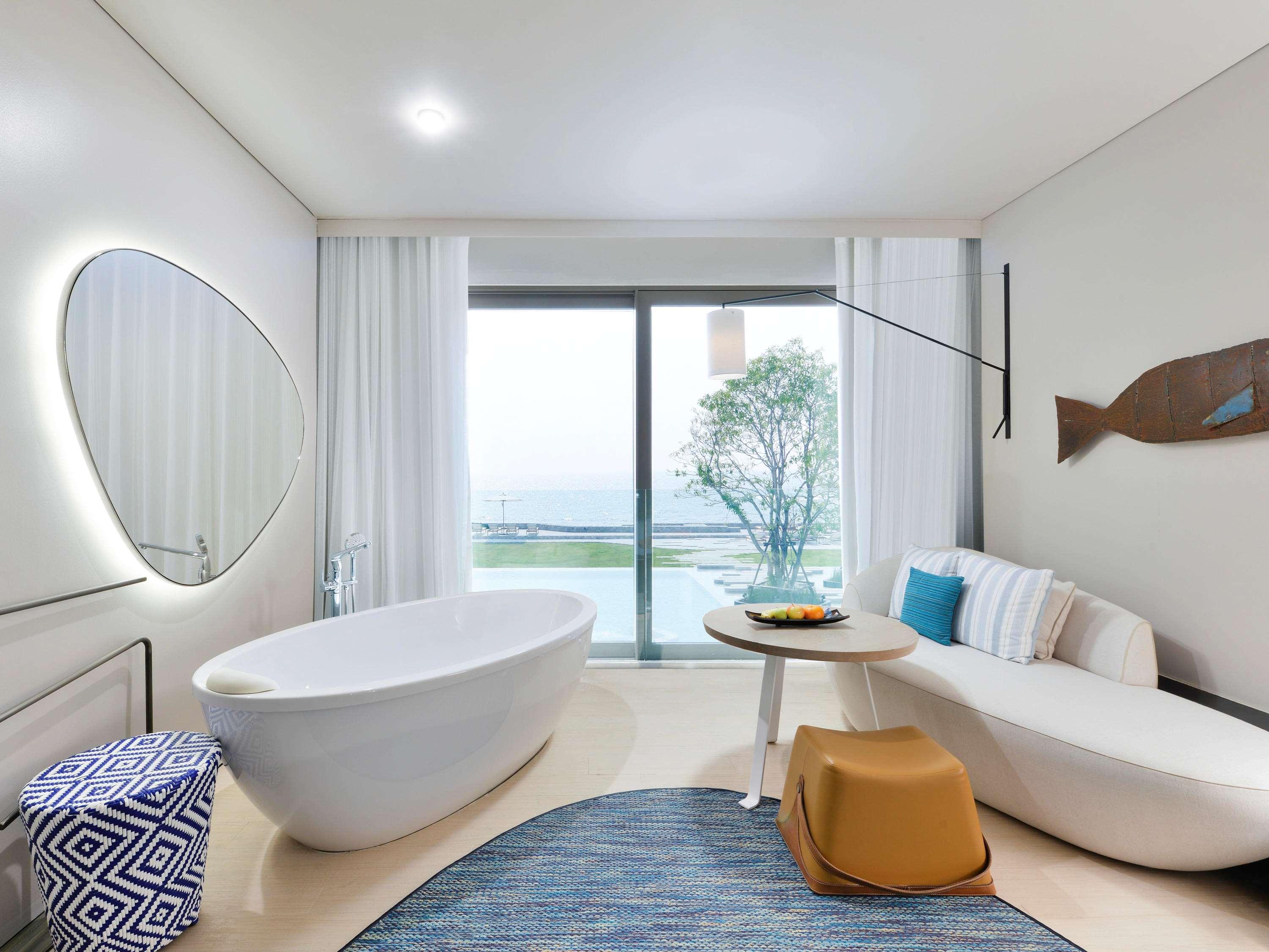 Double Ocean Front King Bed