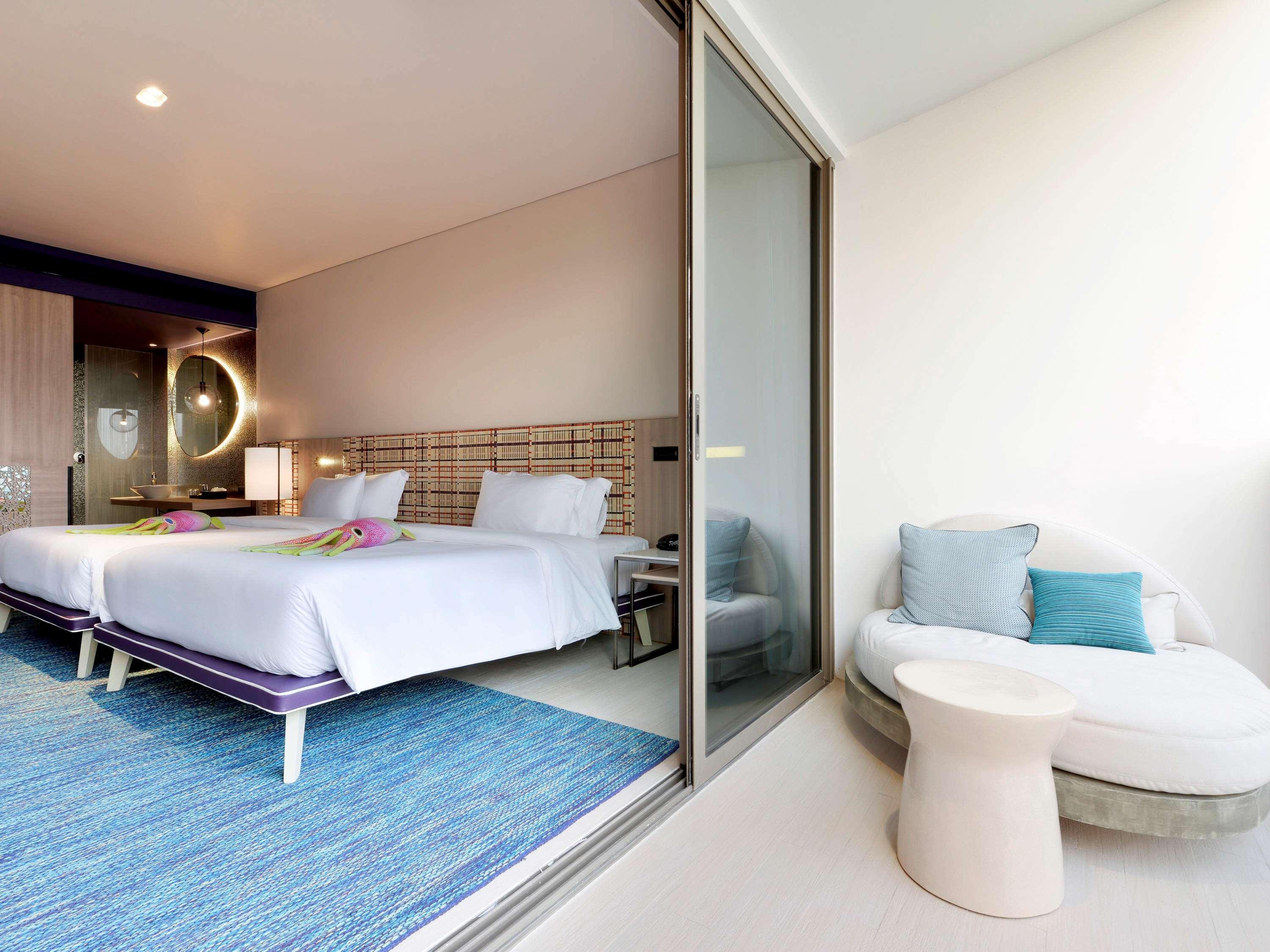 Twin Deluxe Queen Bed