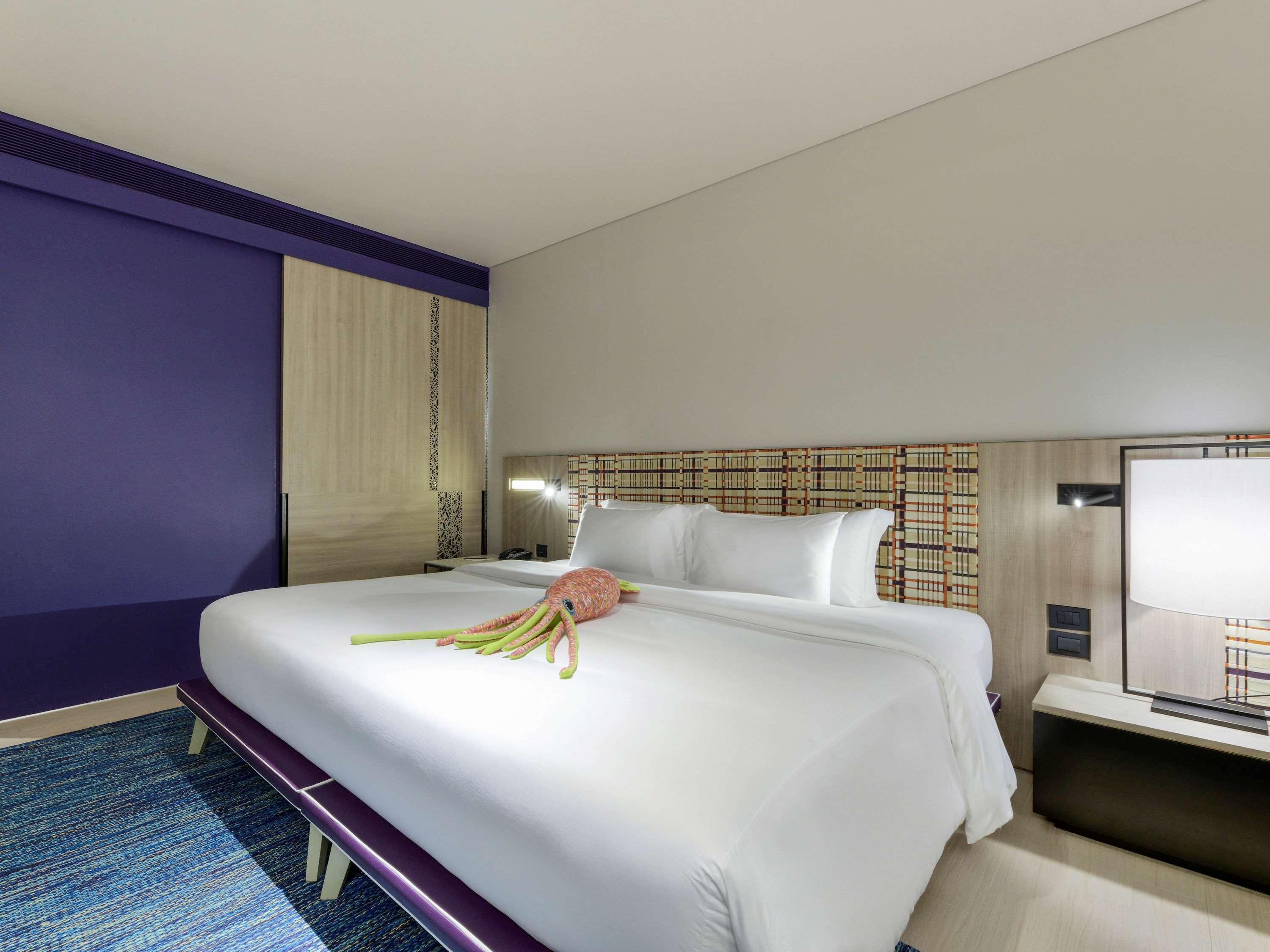 Double Ocean Front King Bed