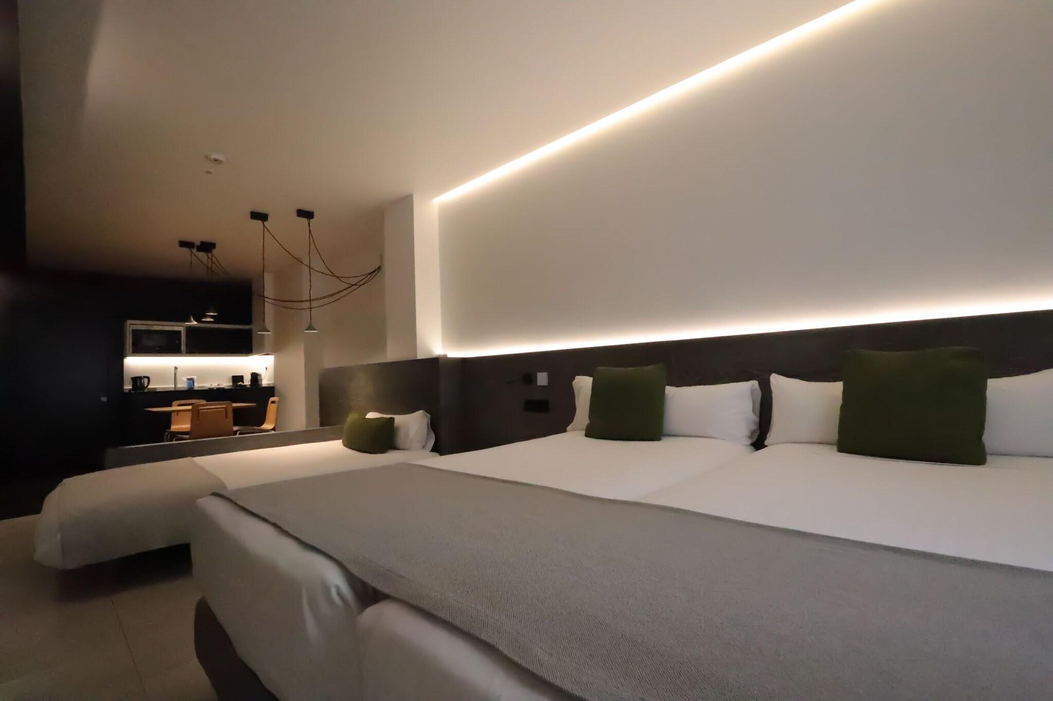 Junior Suite Queen Size Bed