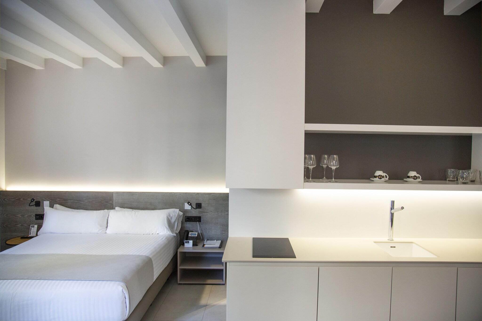 Junior Suite Queen Size Bed