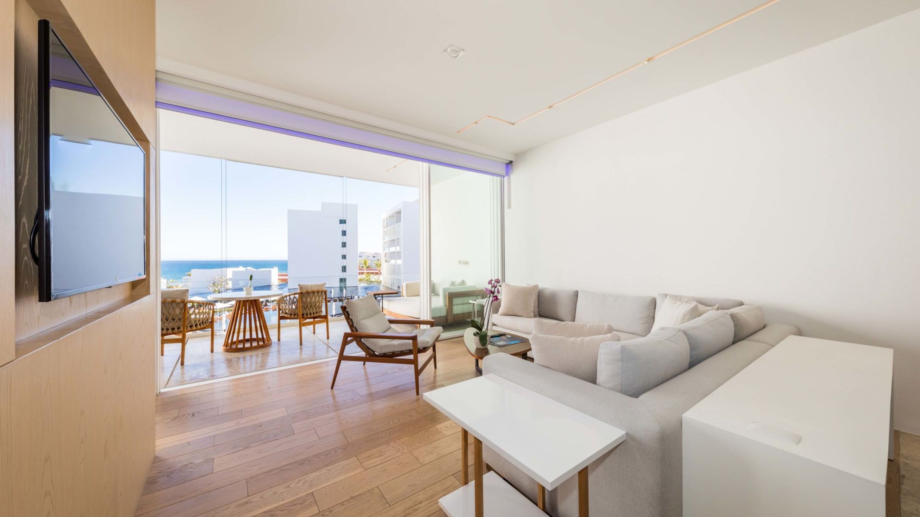 Suite Partial Ocean View One Bedroom