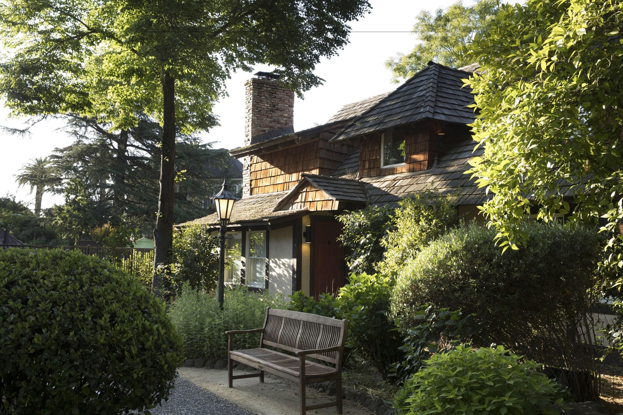 Double Guest Room Queen Bed