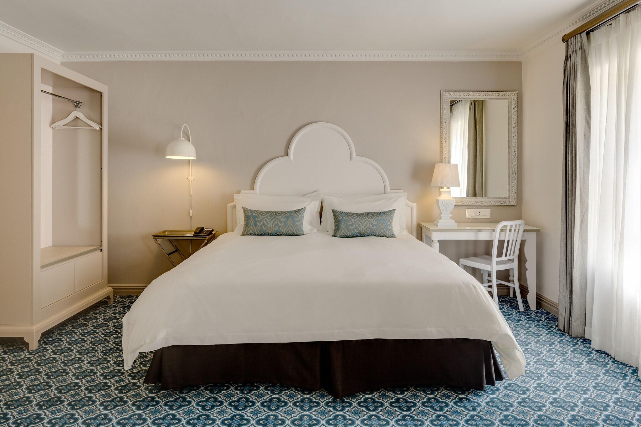 Double King Size Bed