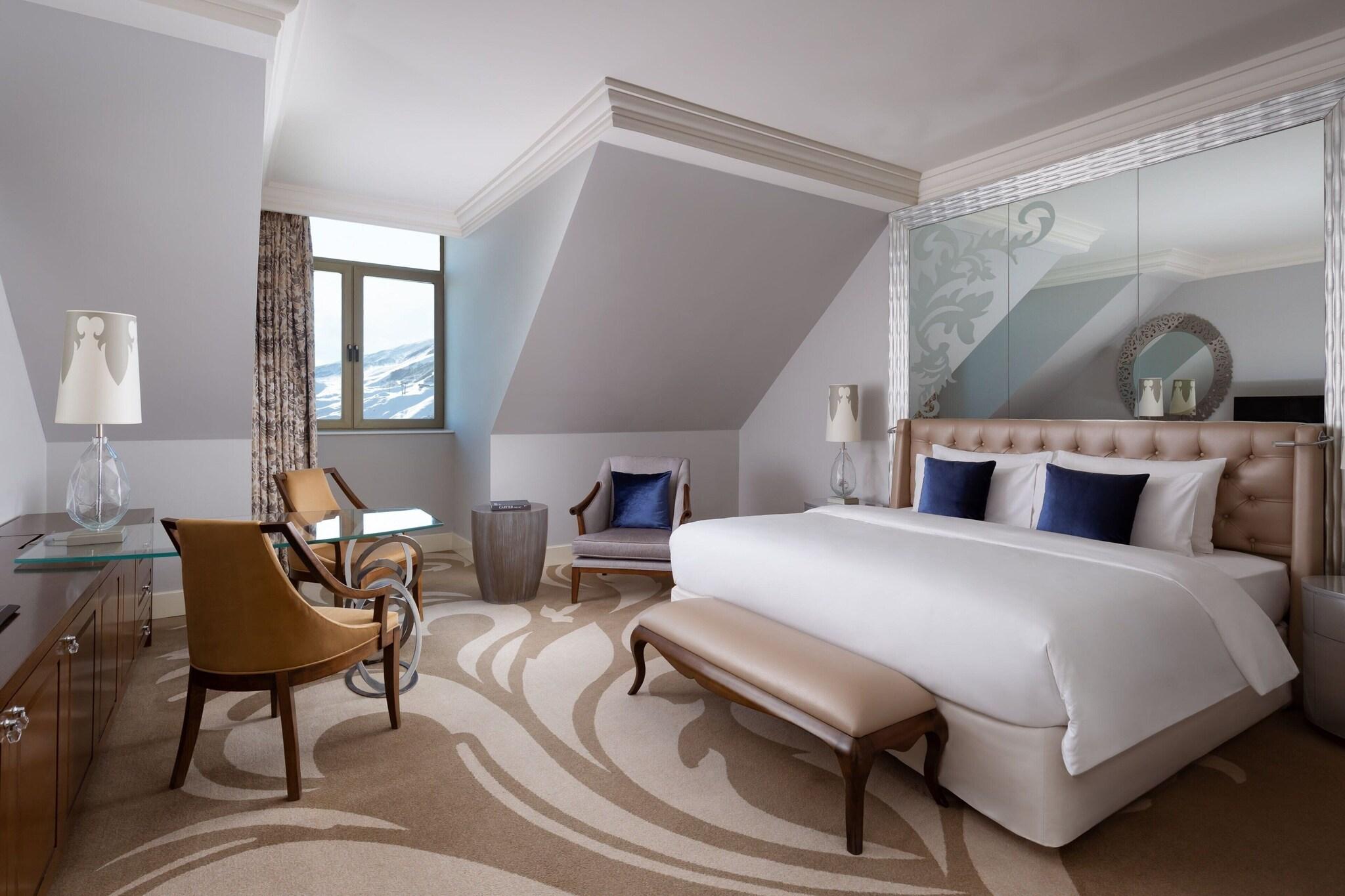 Double Deluxe Smoking