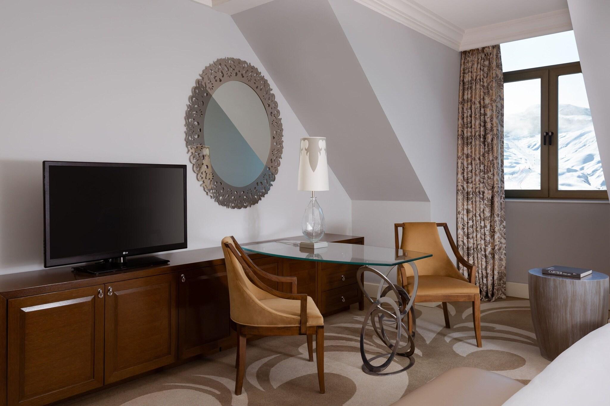 Double Deluxe Smoking