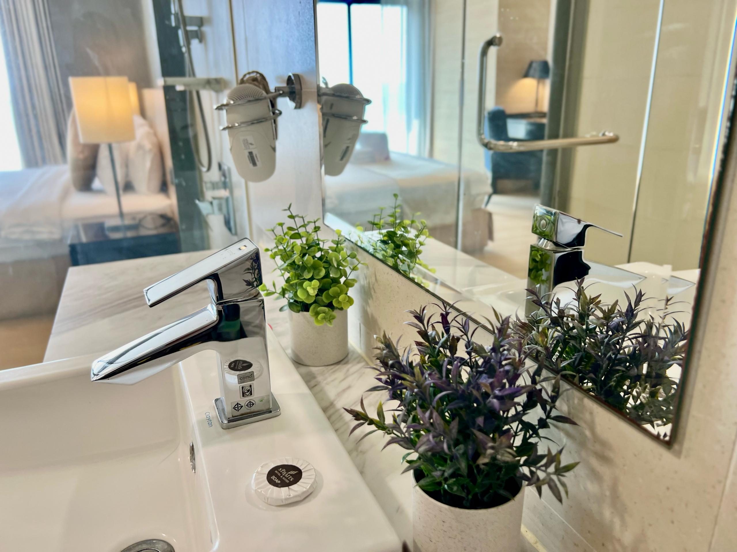 Double Deluxe King Bed