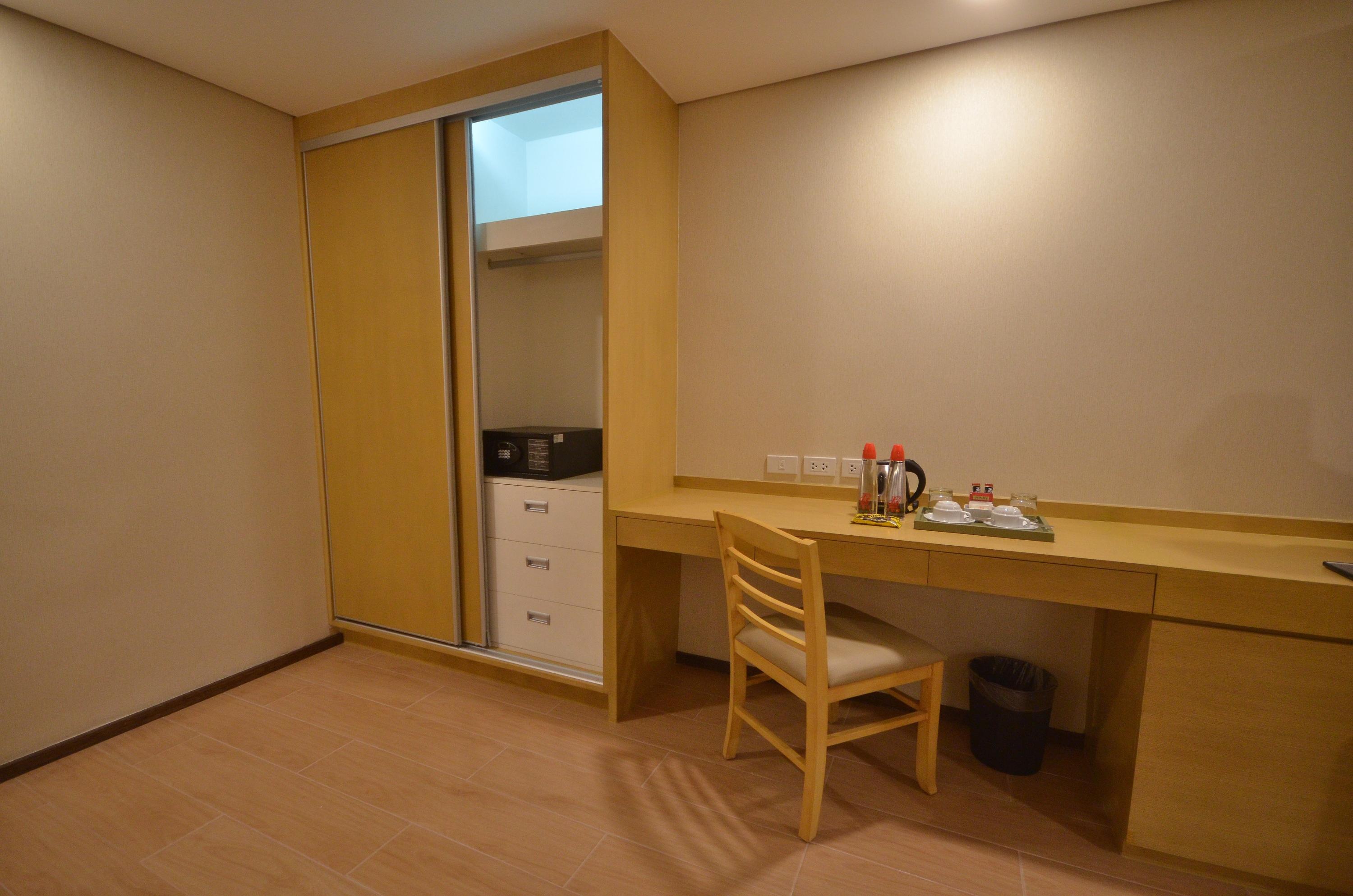 Triple Queen Size Bed