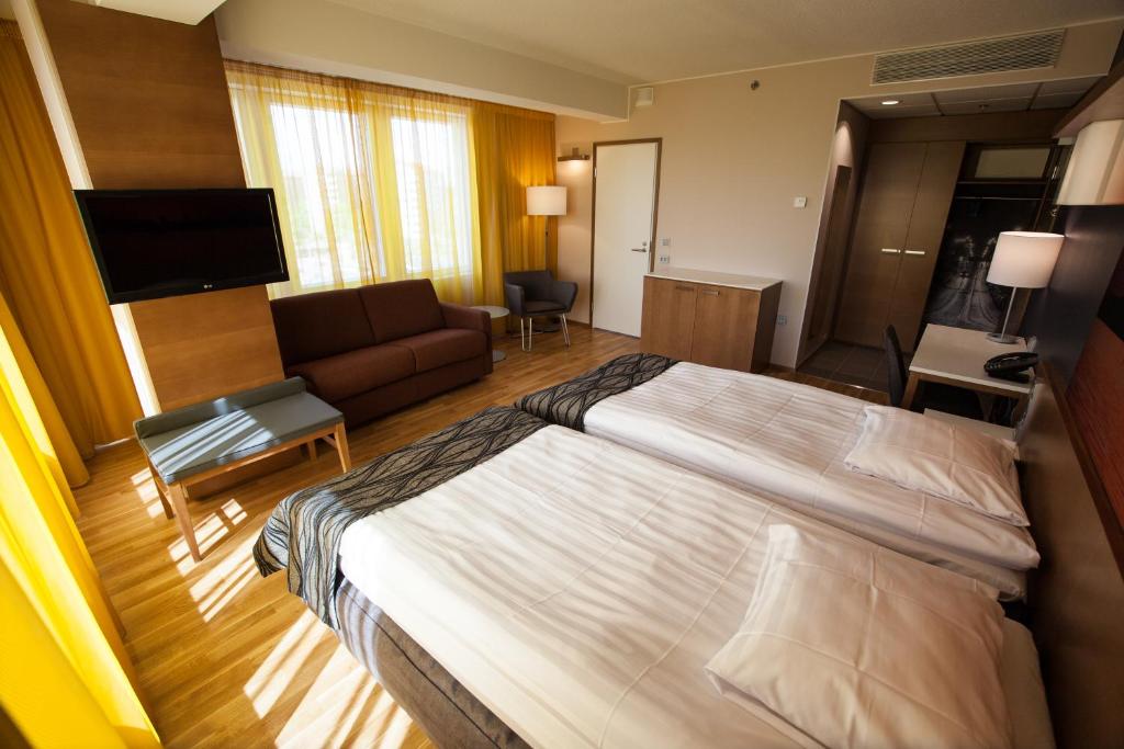 Family Room Superior