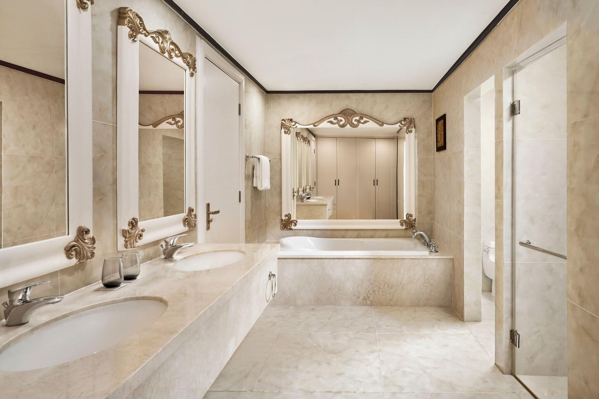 Villa Garden View with Balcony