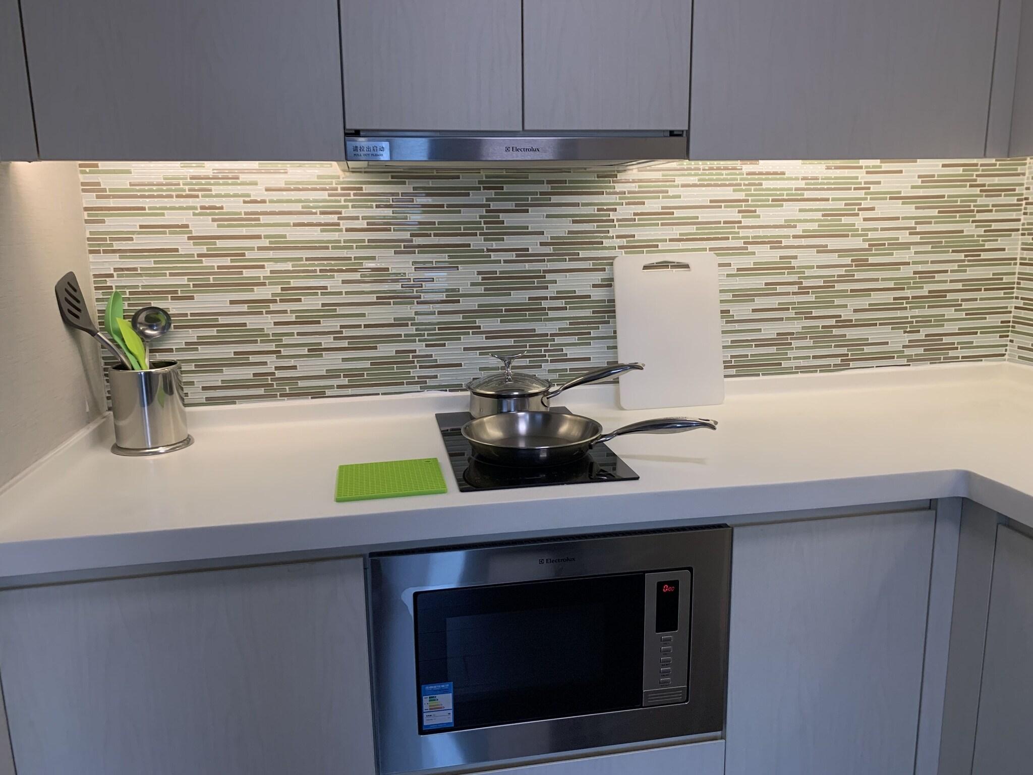 Studio Two Queen Beds