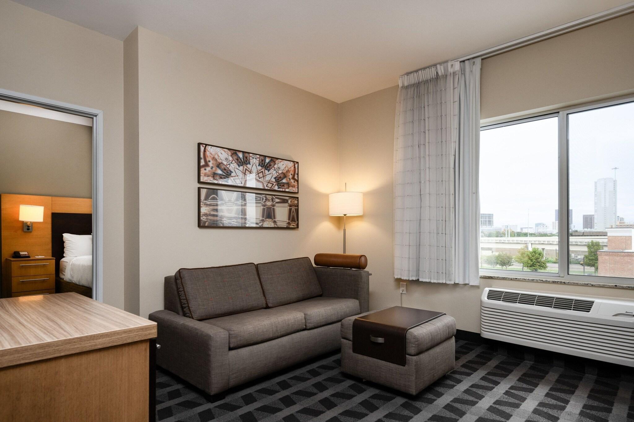 Suite Accessible-queen Size Bed