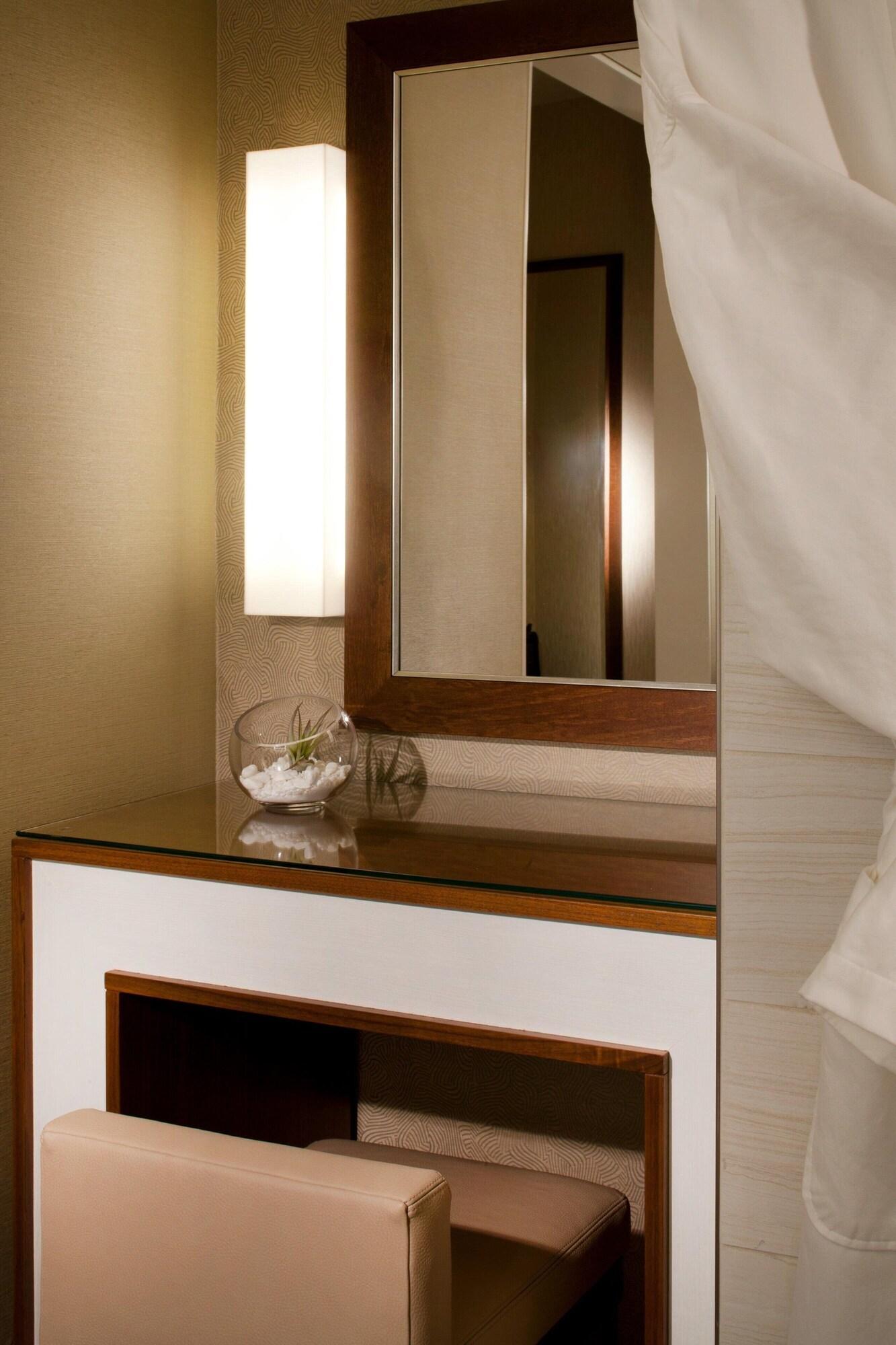 Junior Suite King Size Bed