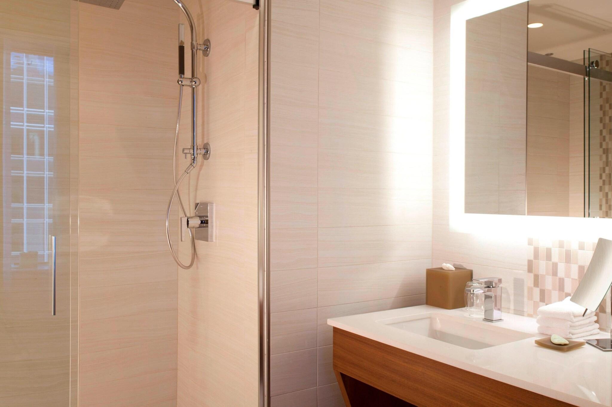 Double Deluxe Two Queen Beds