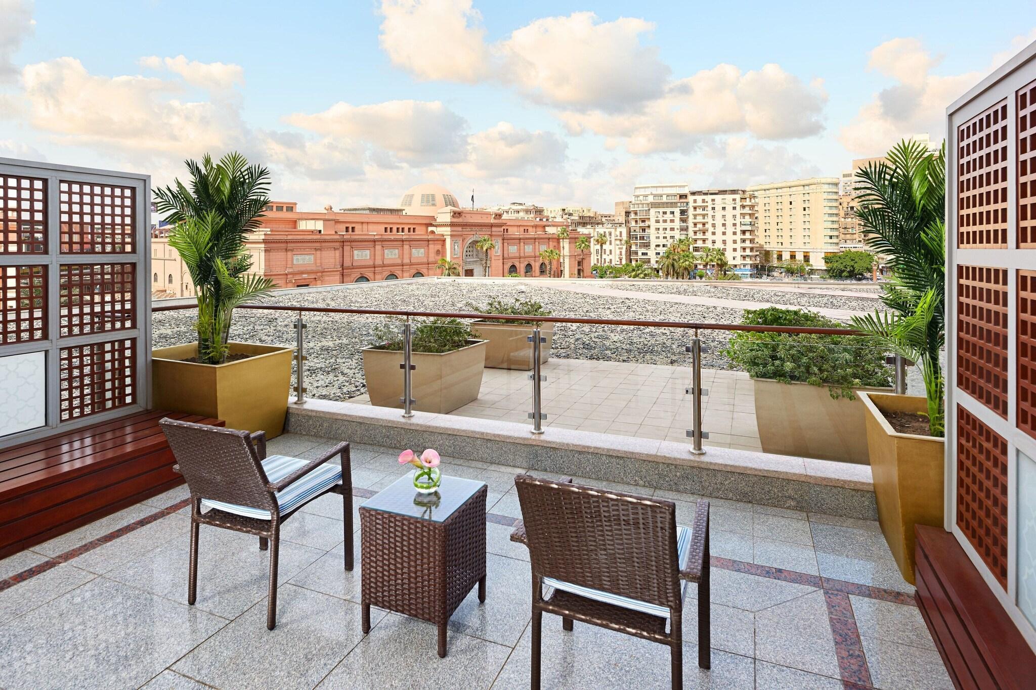 Quadruple Smoking with Views