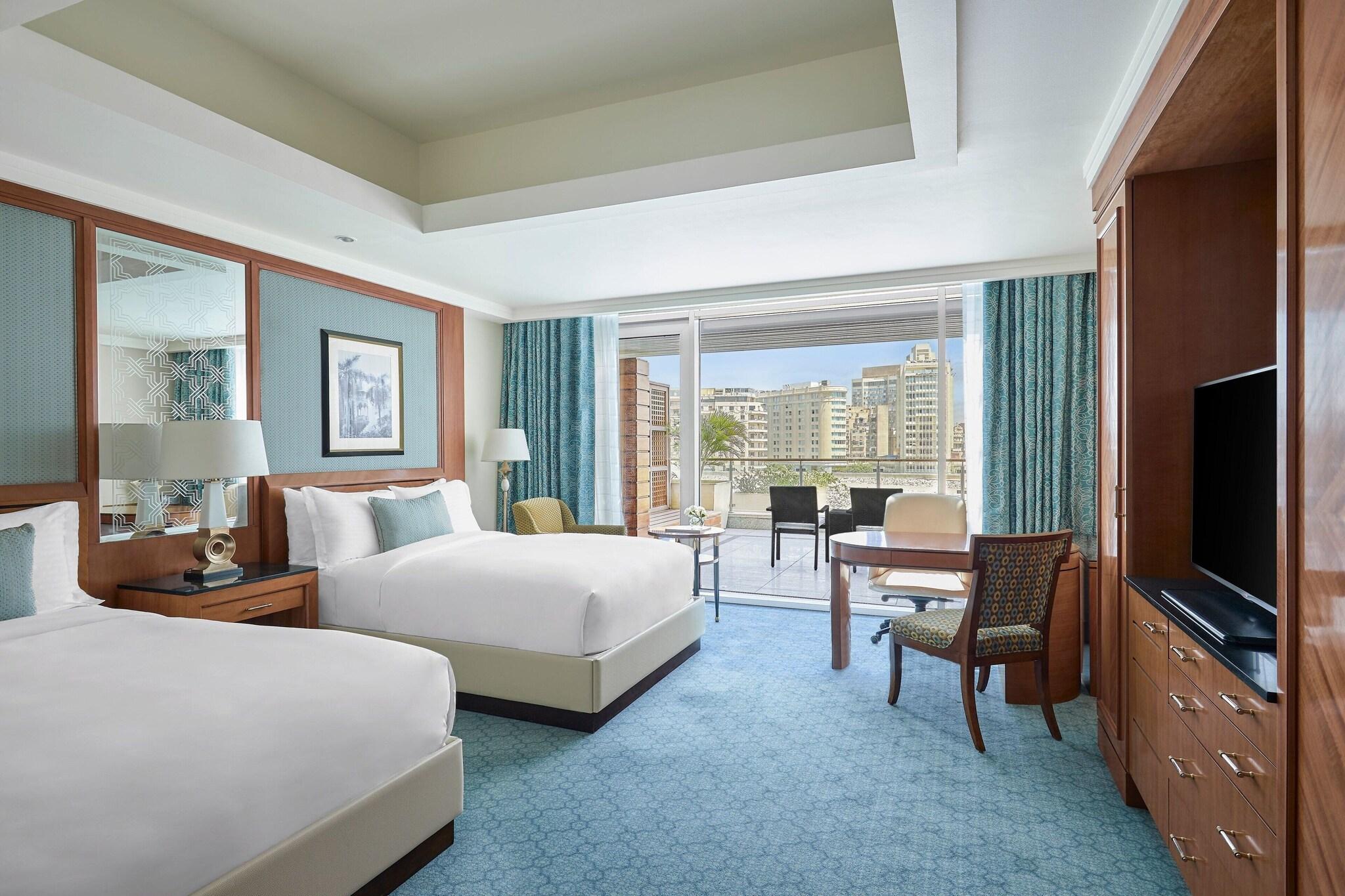 Quadruple Smoking with Views