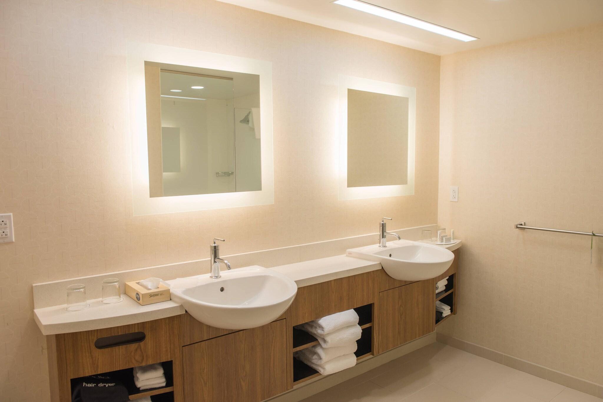 Suite Two Queen Beds