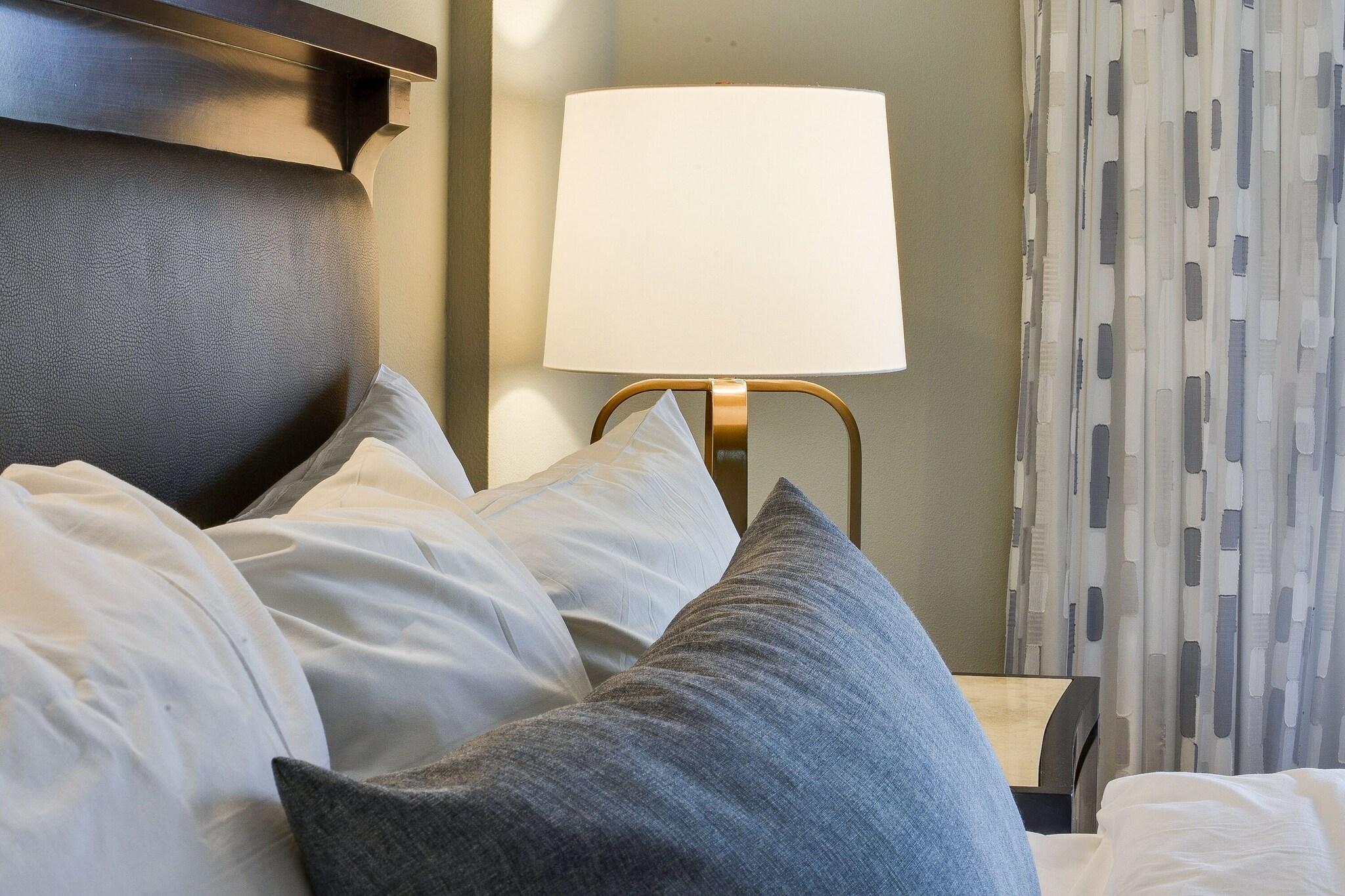 Villa Accessible King Size Bed