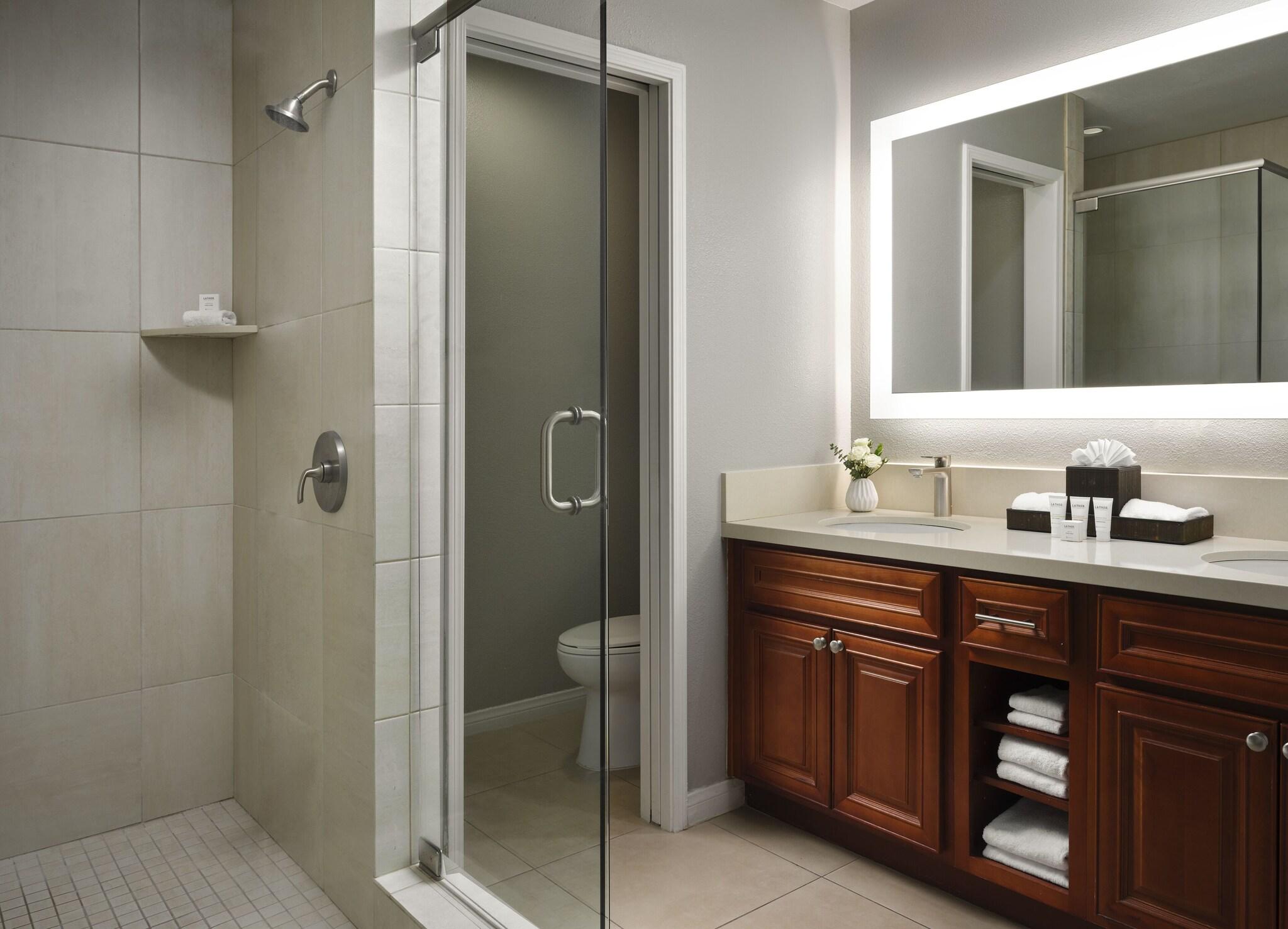 Villa Accessible King Size Bed