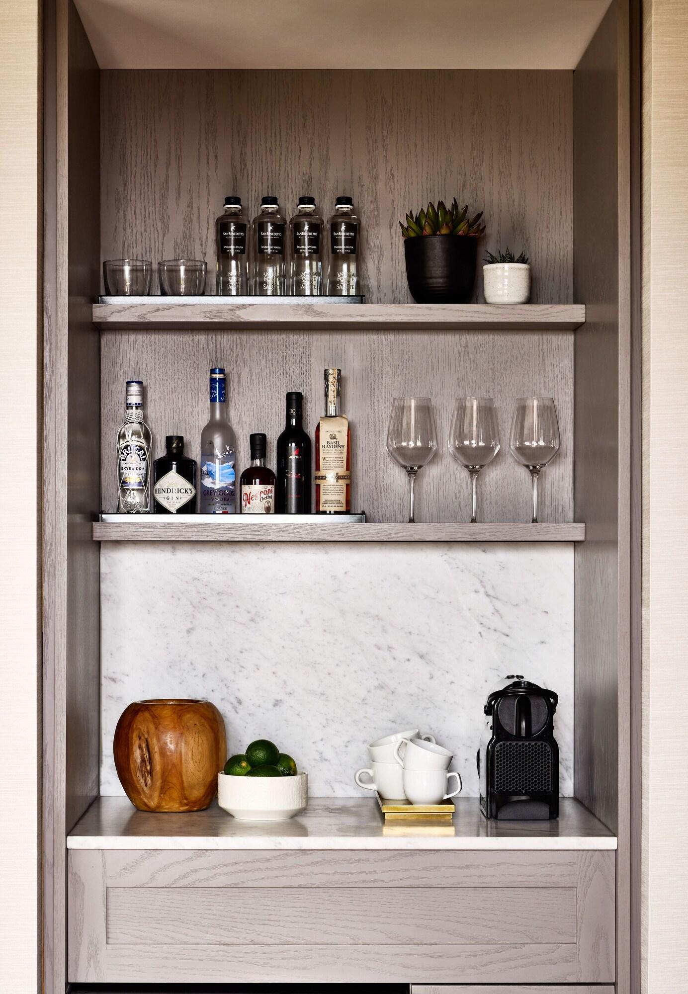 Junior Suite Ocean View King Bed