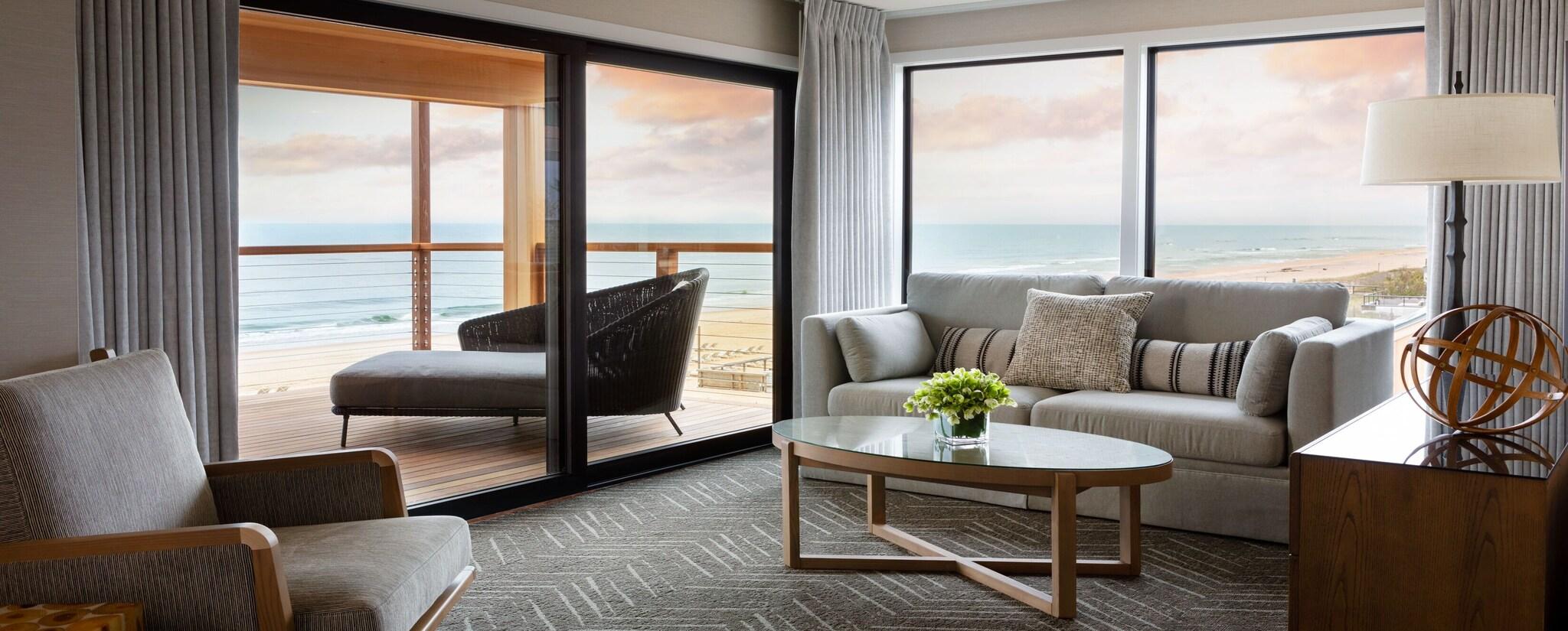 Suite Ocean Front King Bed