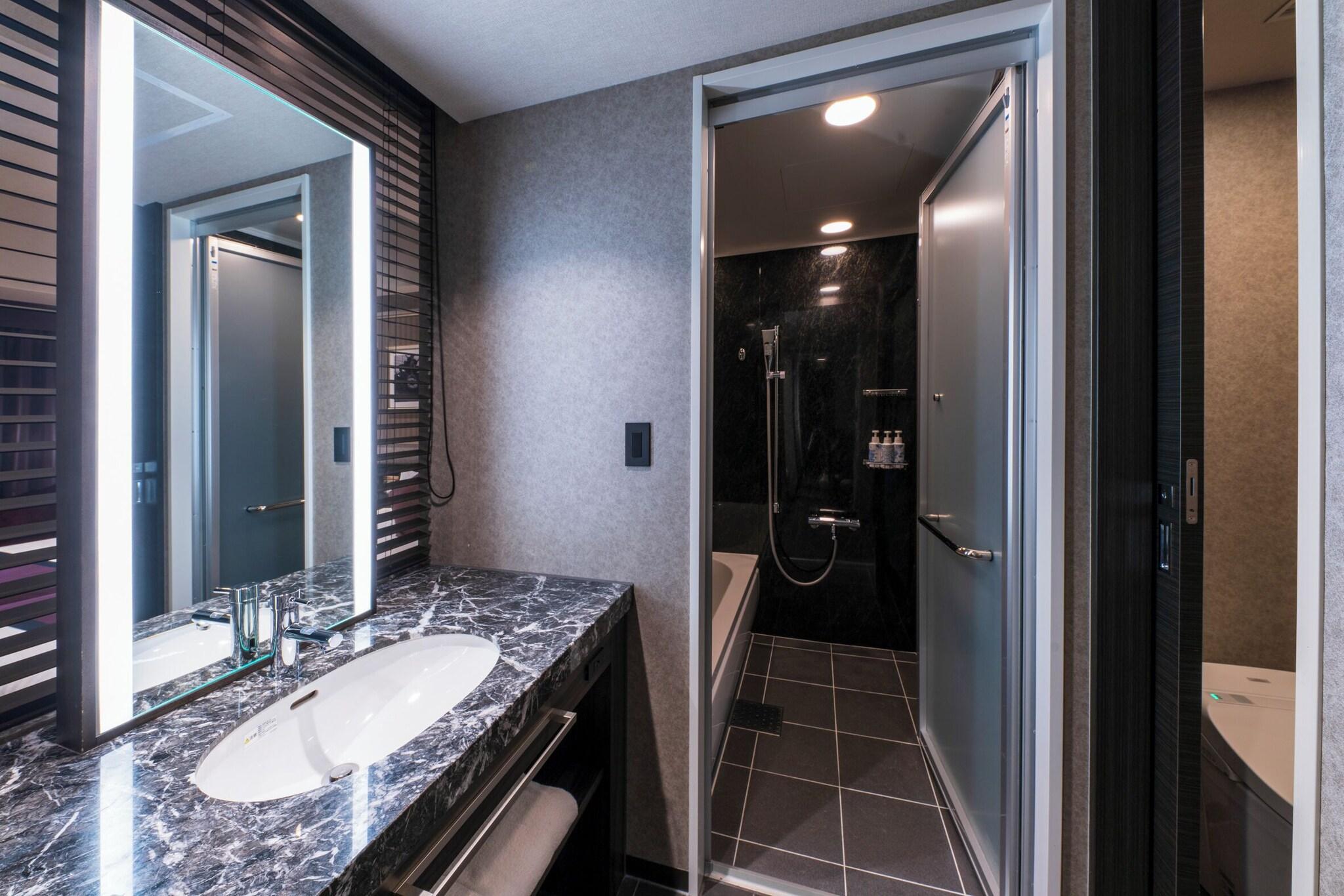 Twin Luxury City View