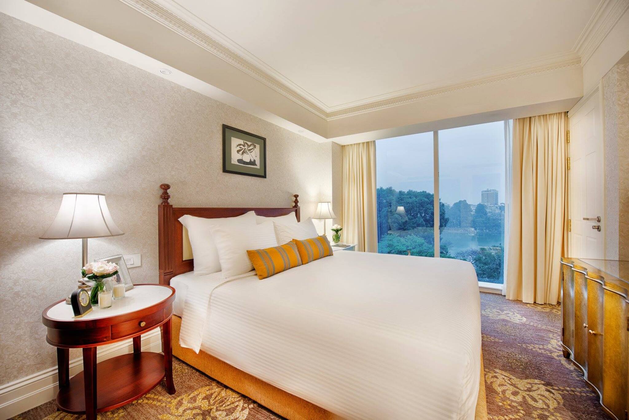 Junior Suite King Size Bed