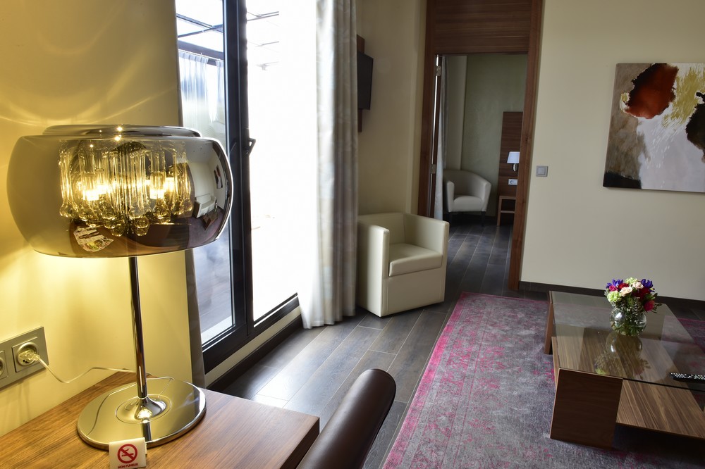 Double Deluxe City View King Bed