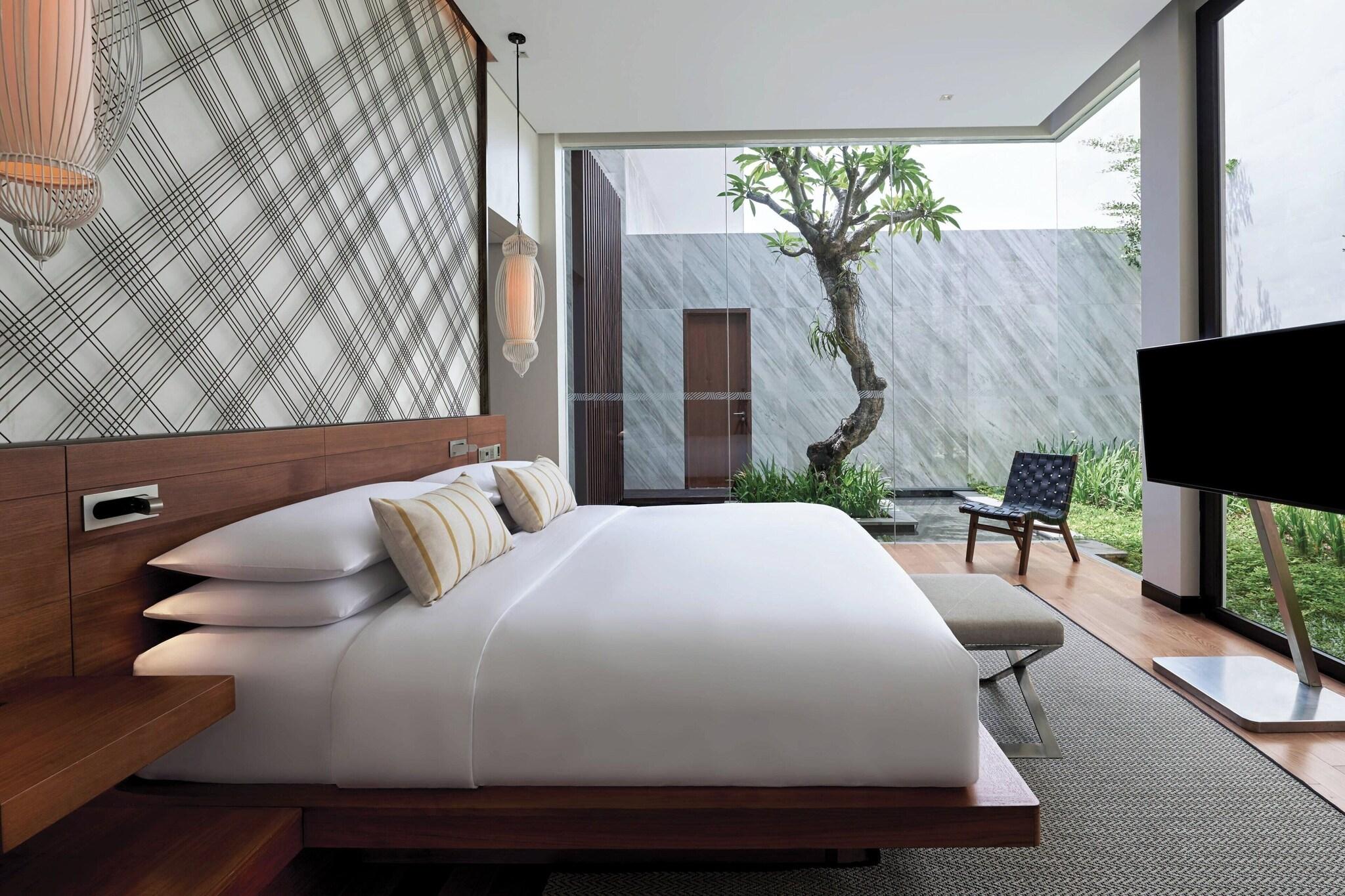 Villa Presidential with Views