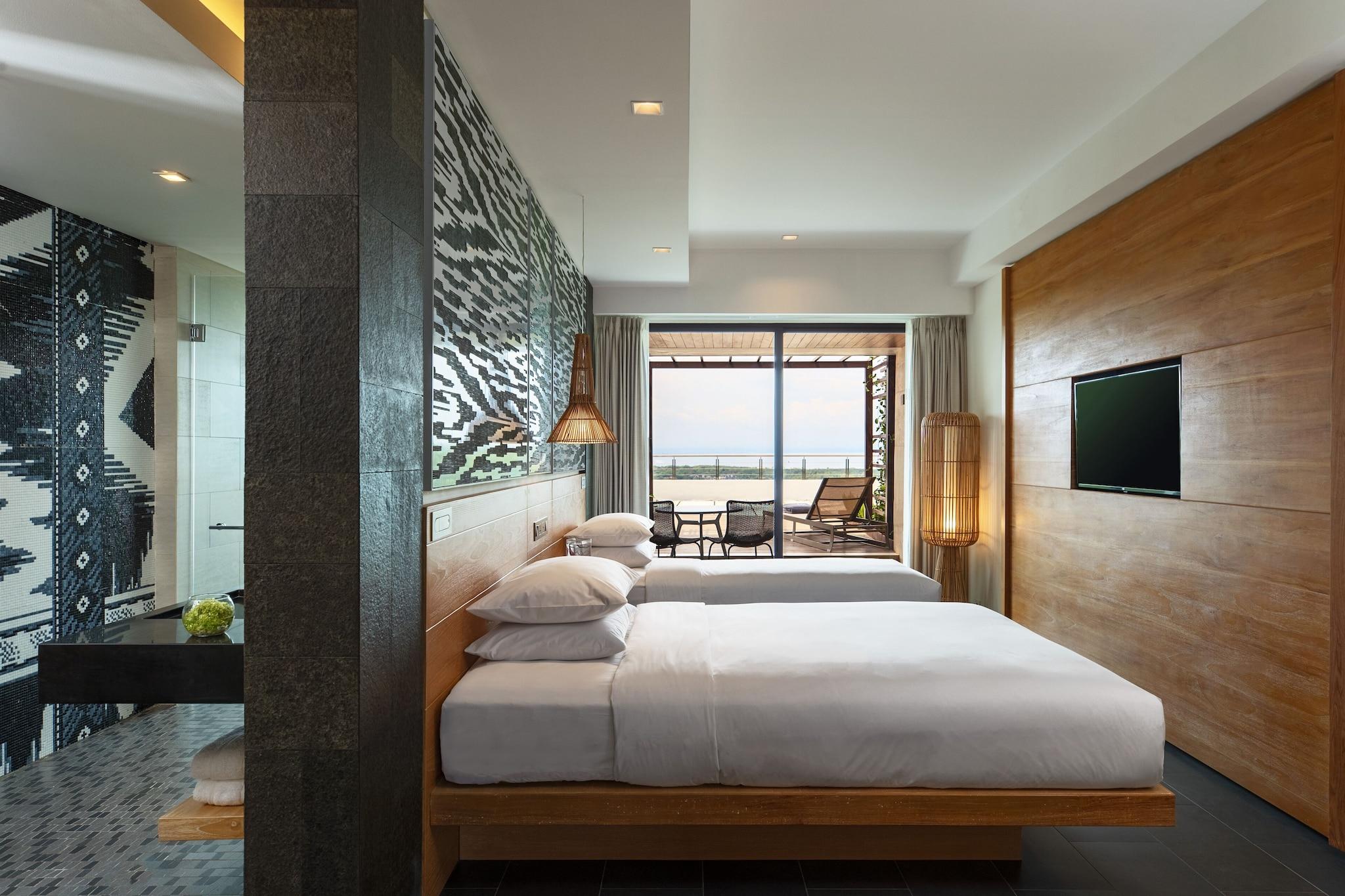 Twin Deluxe with Views